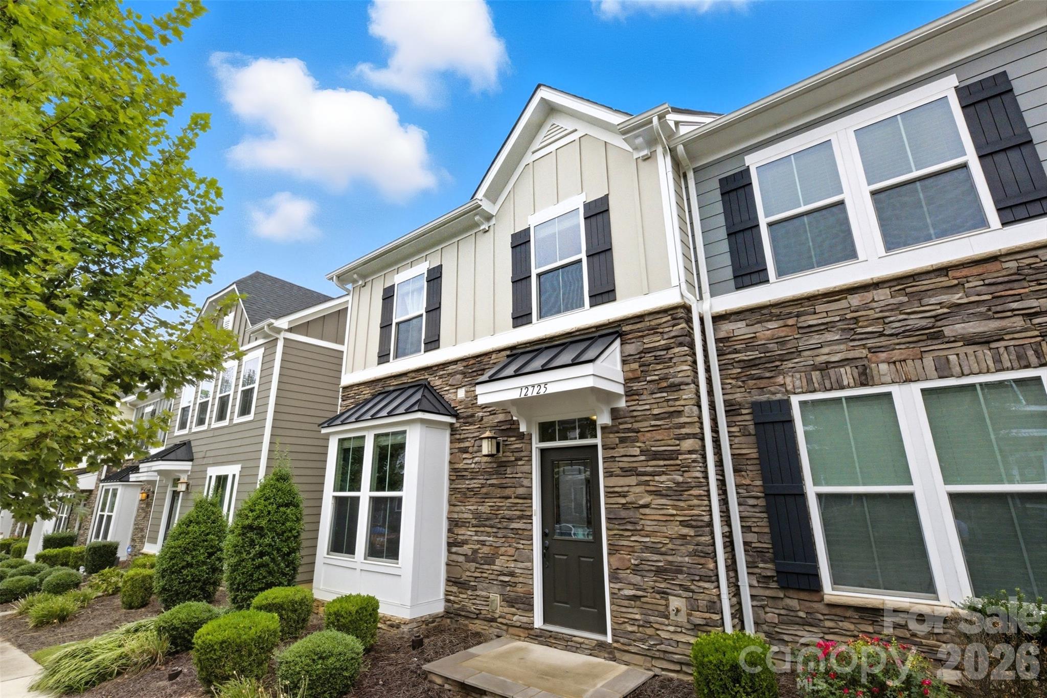 12725 Glowing Peak Road — Huntersville