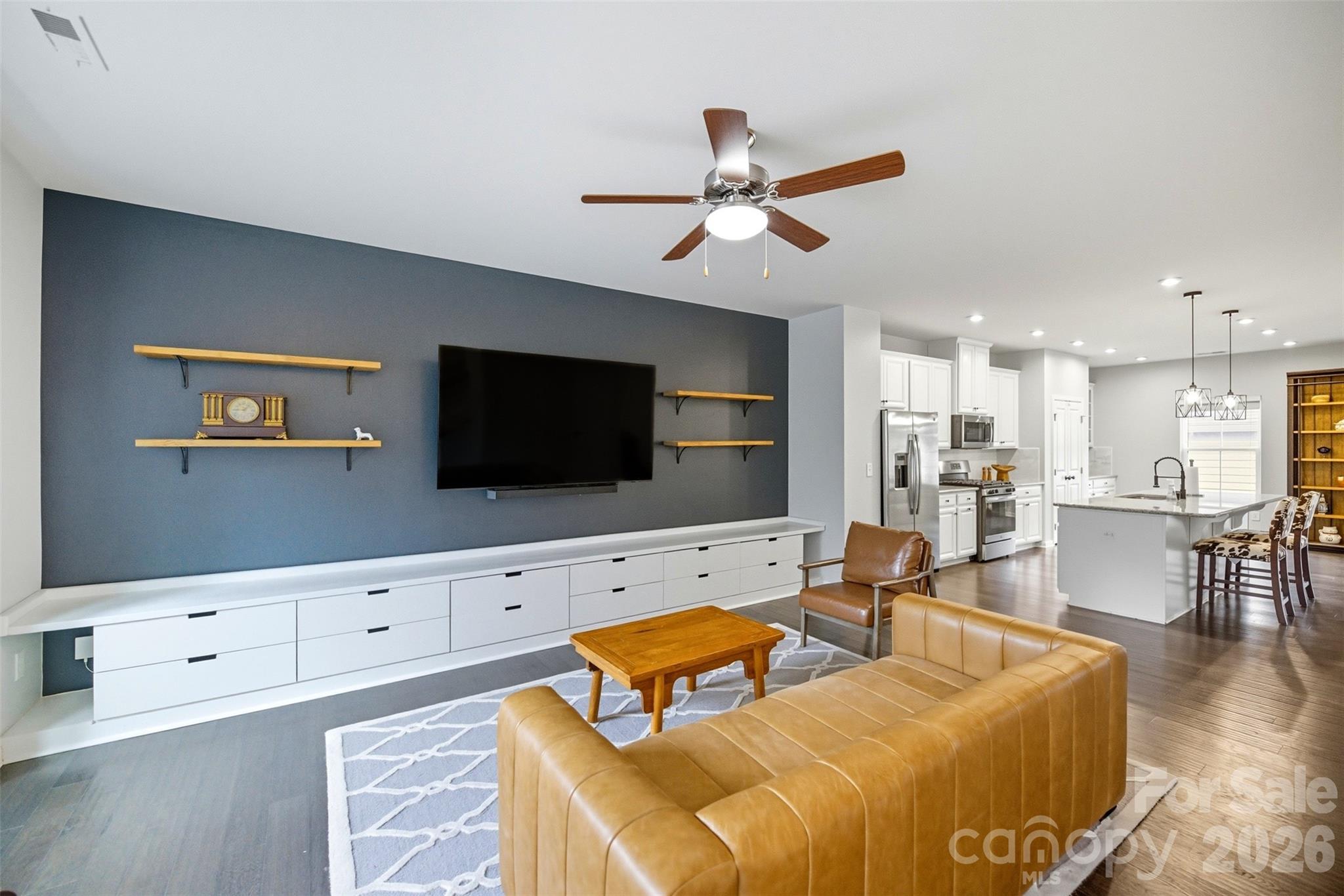 12725 Glowing Peak Road — Huntersville