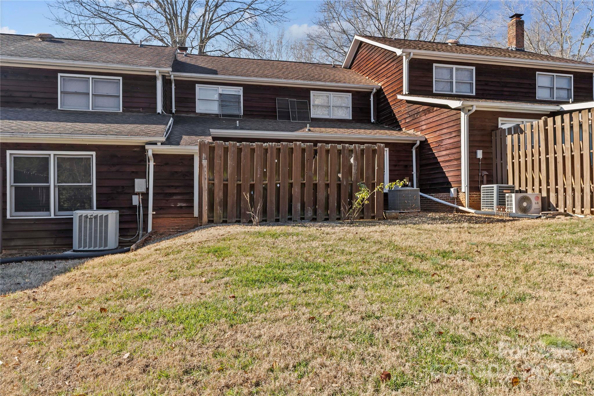 2502 Round Table Road #D — Monroe