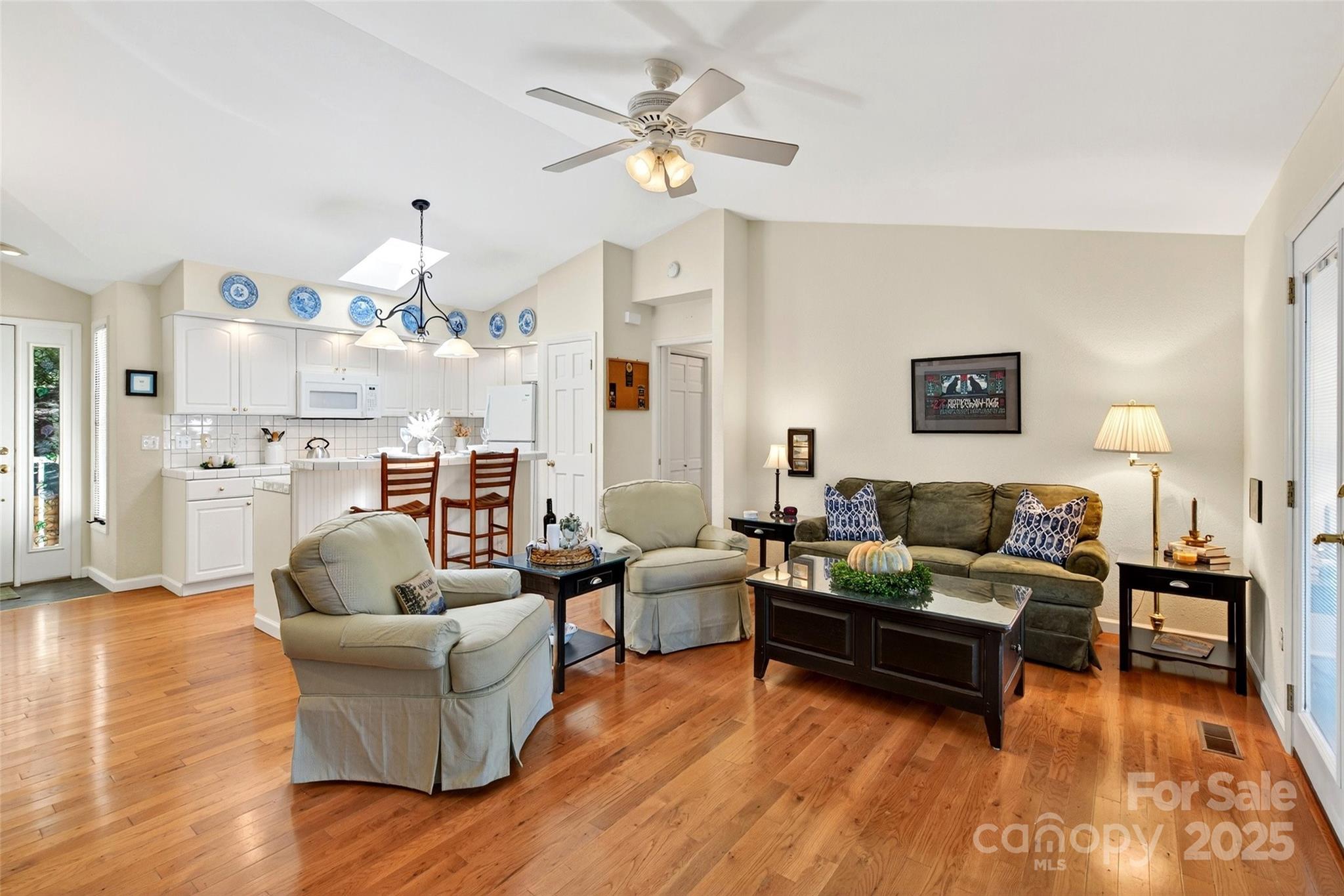 211 Rhododendron Avenue — Black Mountain