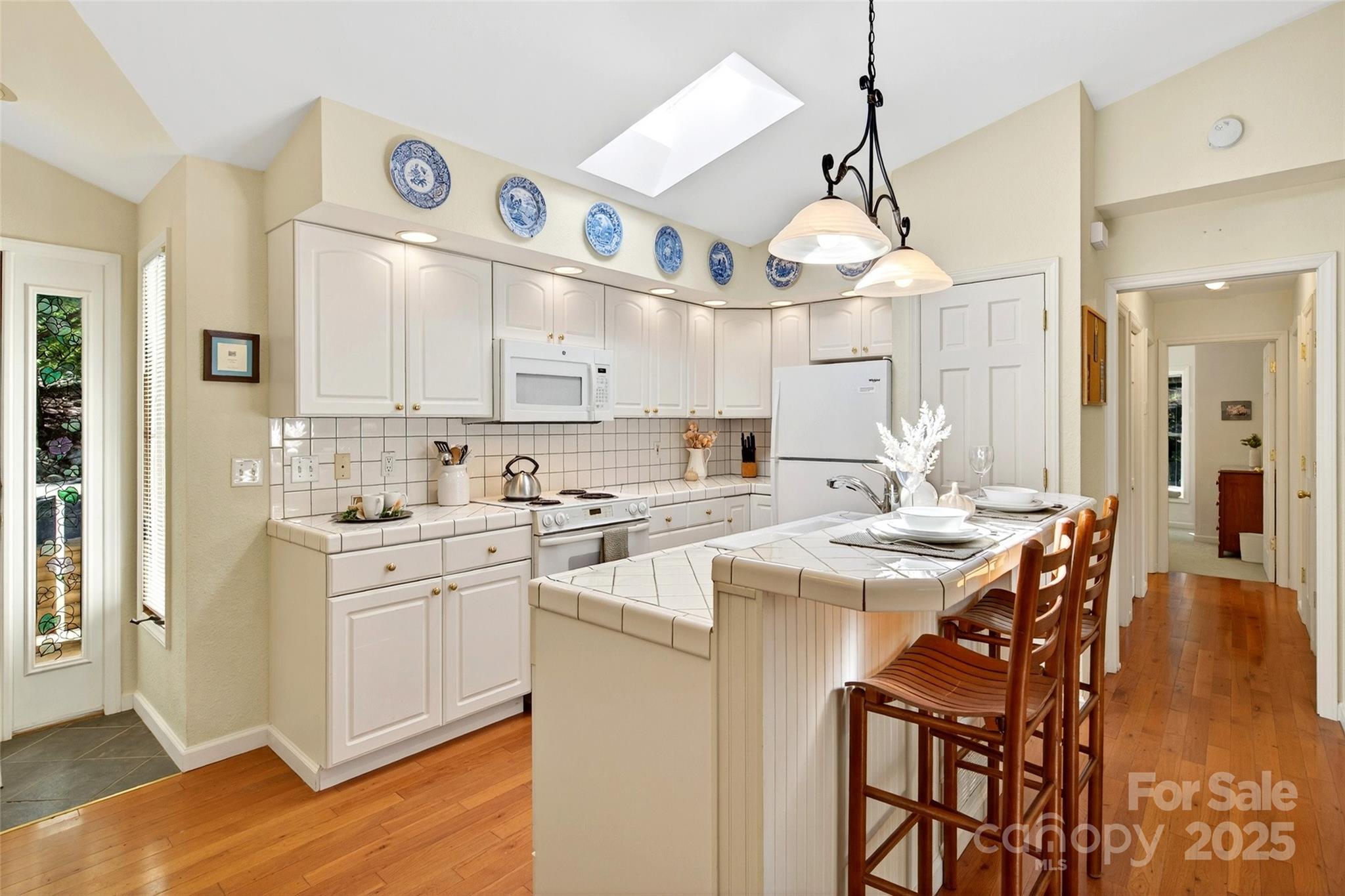 211 Rhododendron Avenue — Black Mountain
