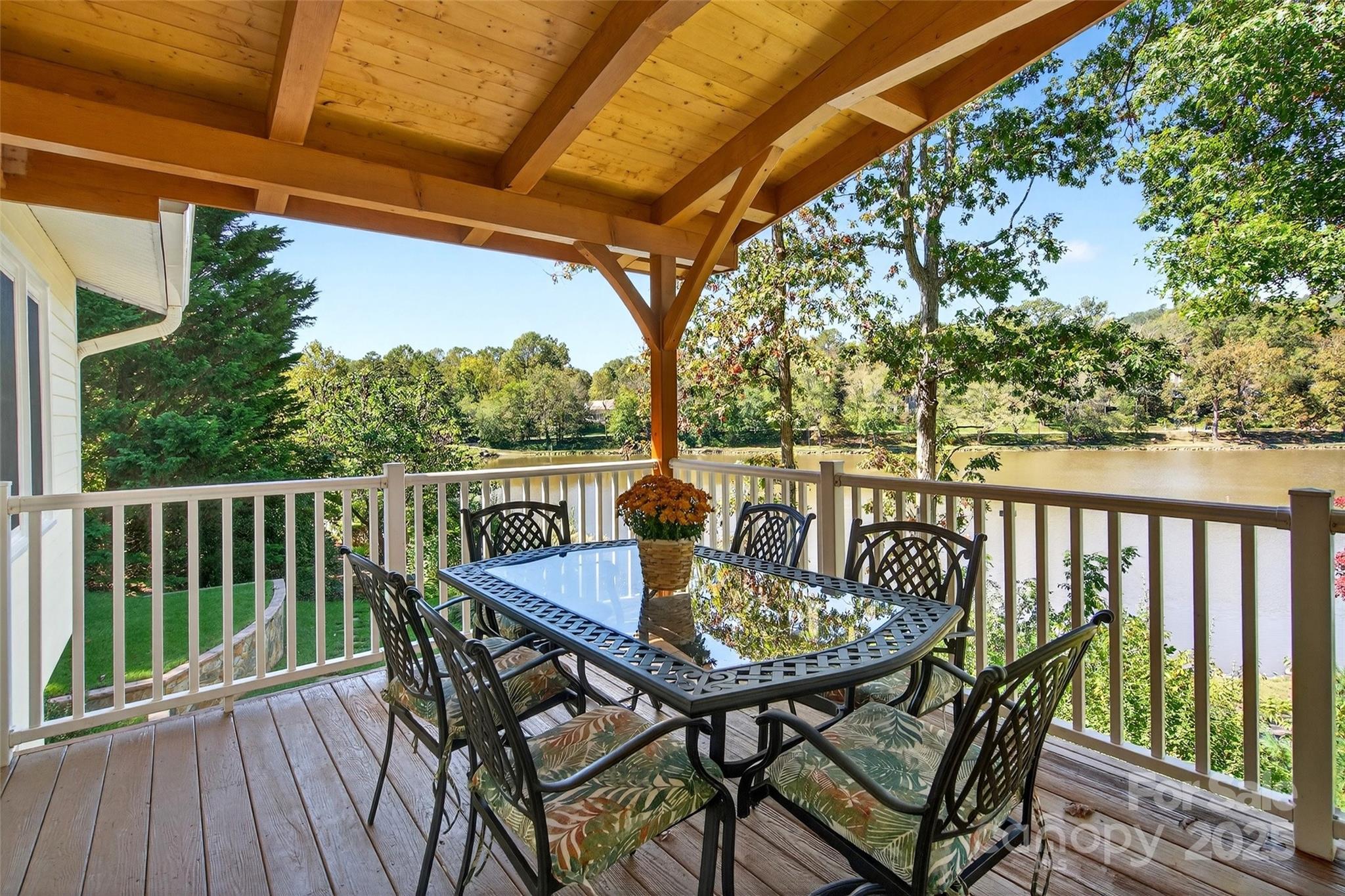 211 Rhododendron Avenue — Black Mountain