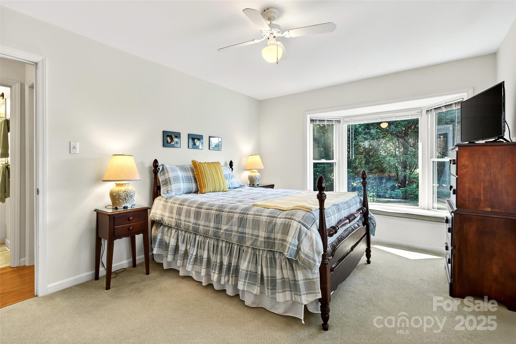 211 Rhododendron Avenue — Black Mountain