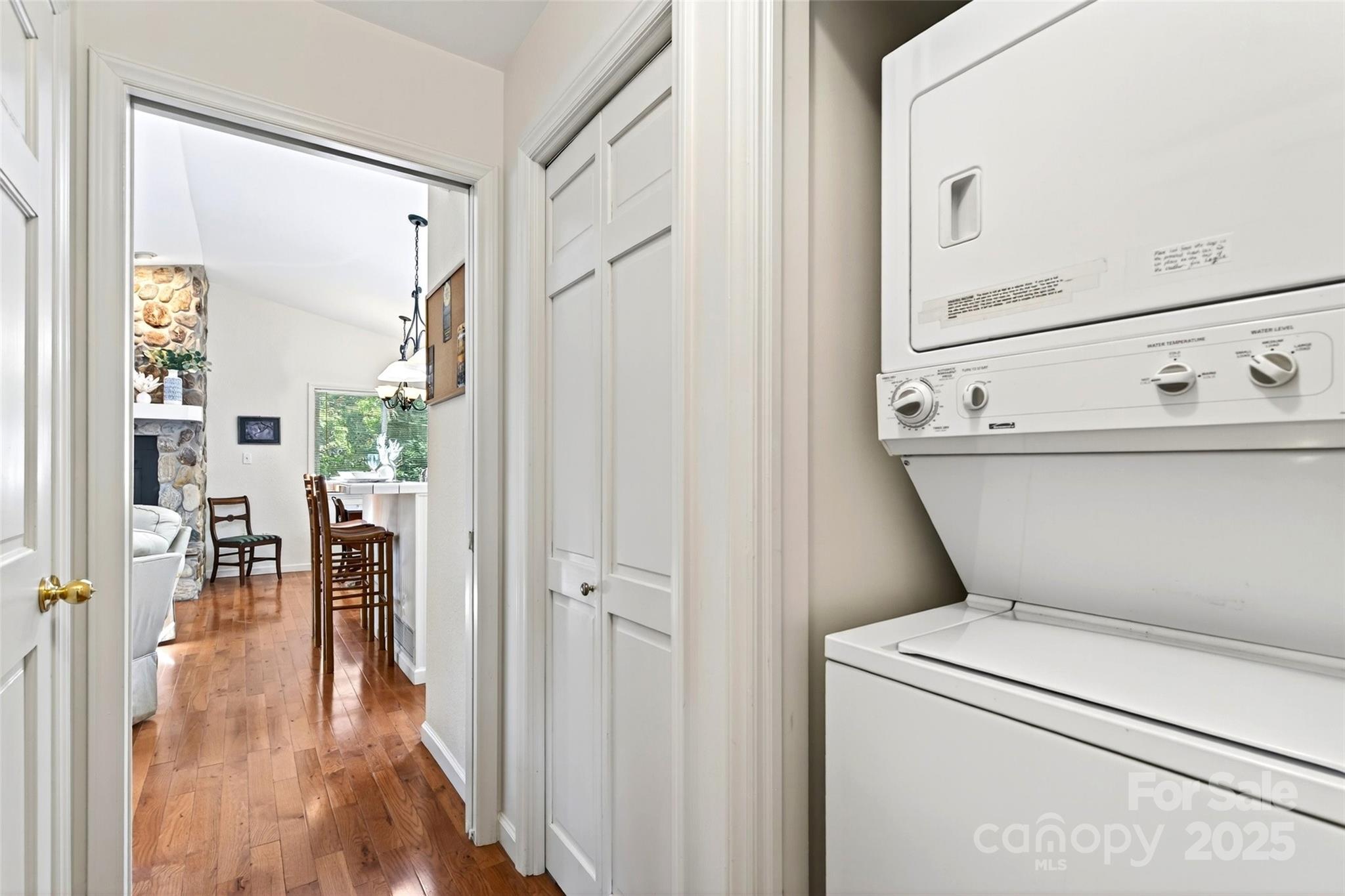 211 Rhododendron Avenue — Black Mountain