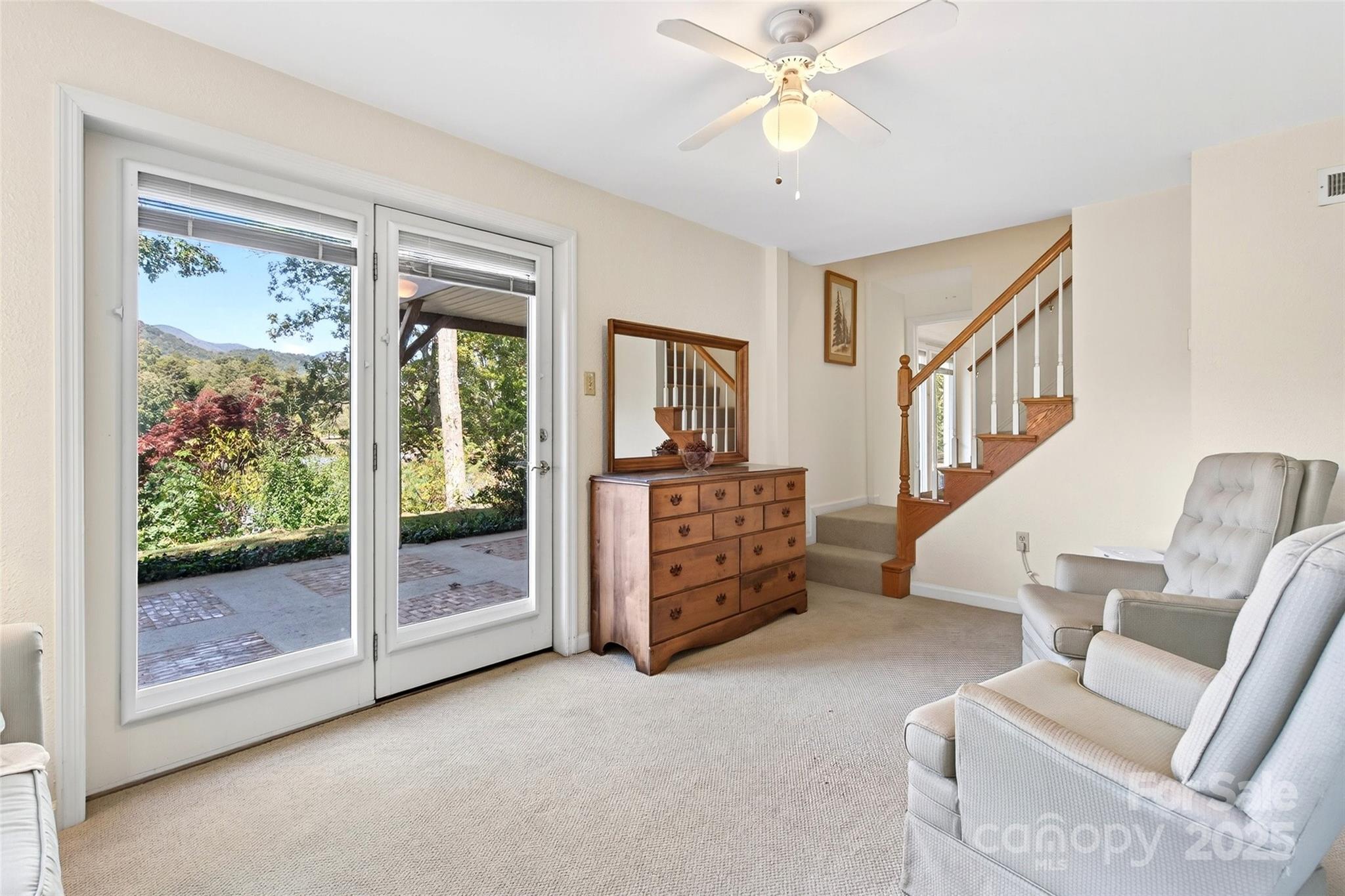 211 Rhododendron Avenue — Black Mountain