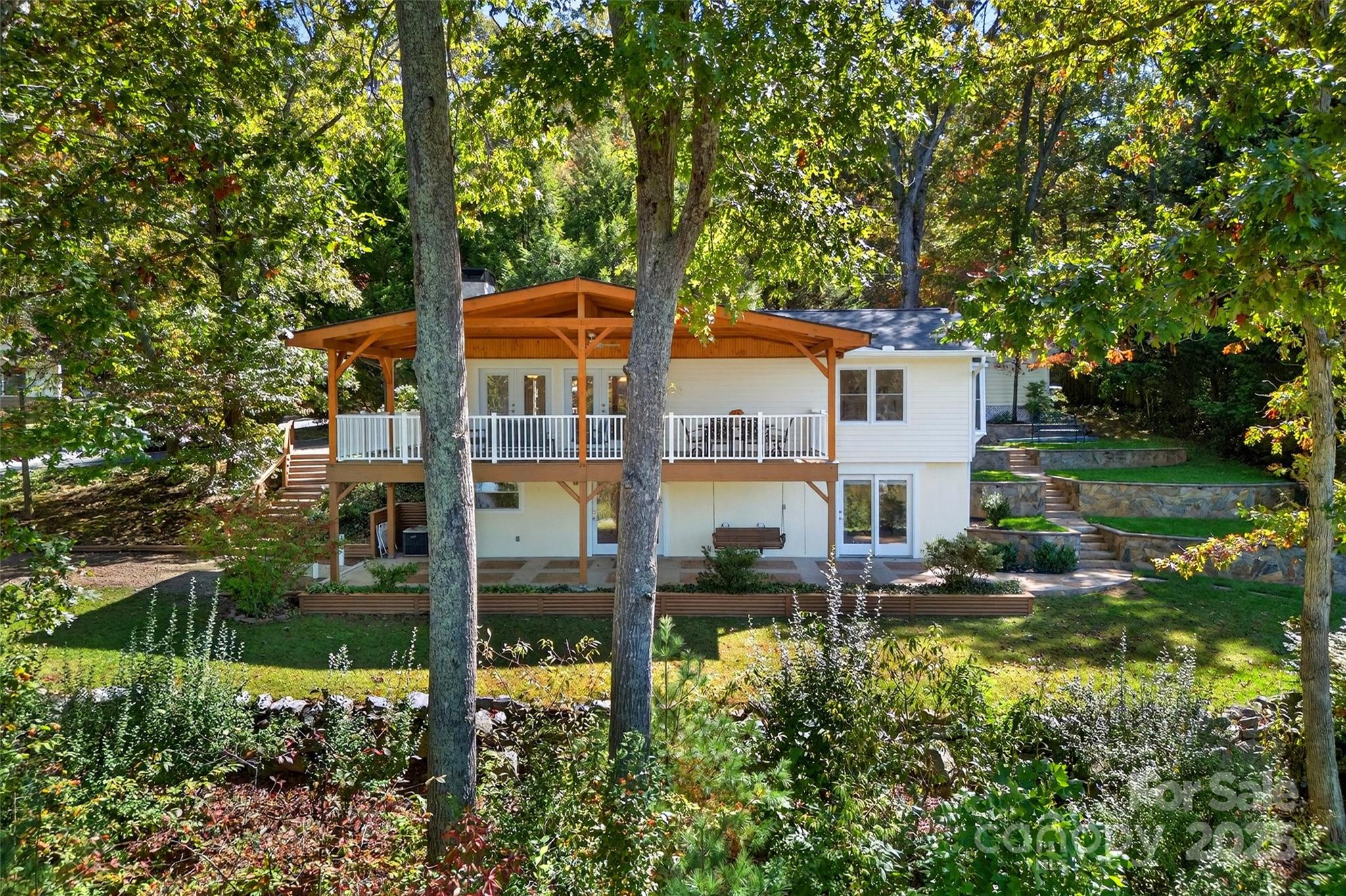 211 Rhododendron Avenue — Black Mountain