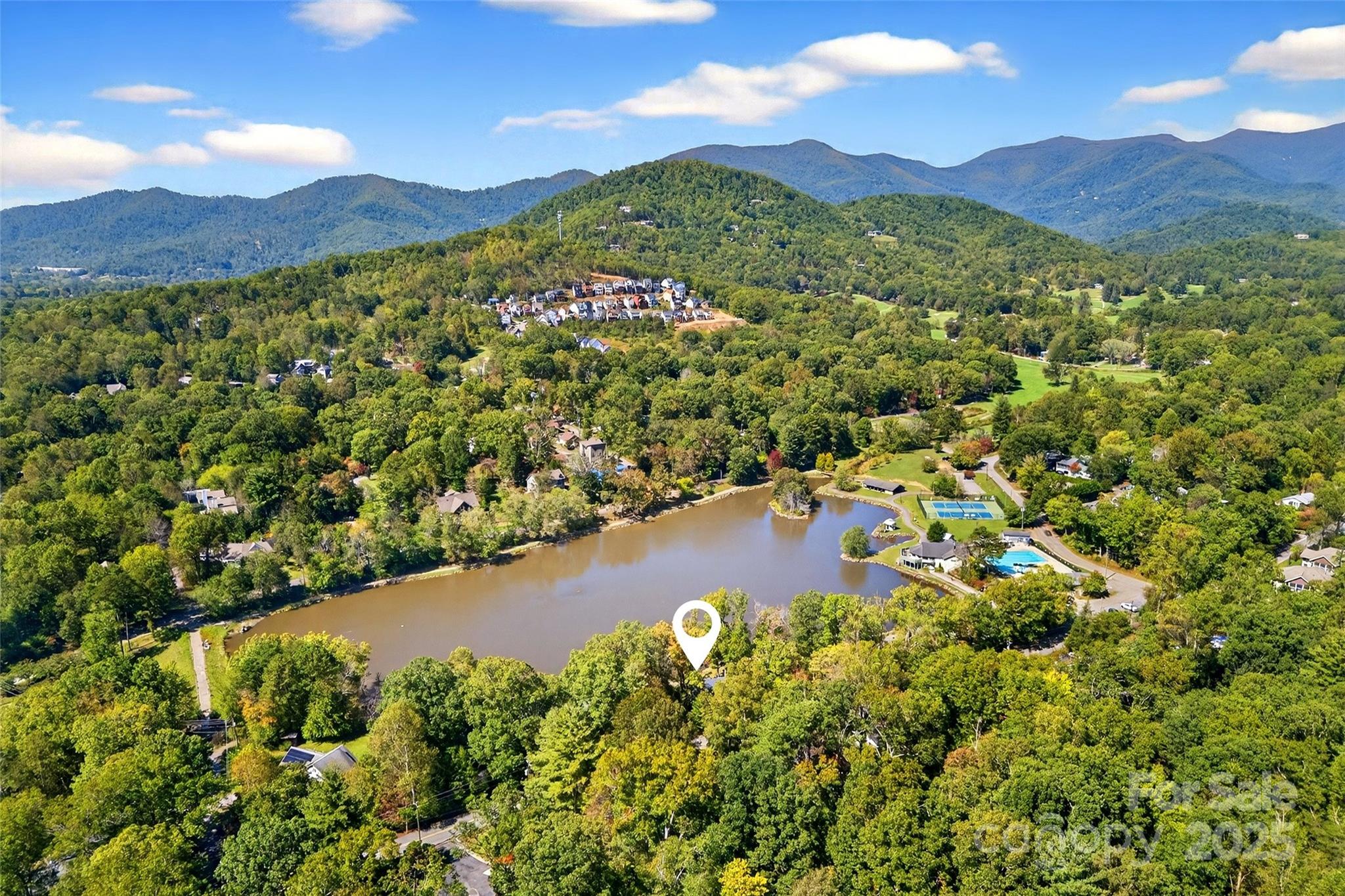 211 Rhododendron Avenue — Black Mountain