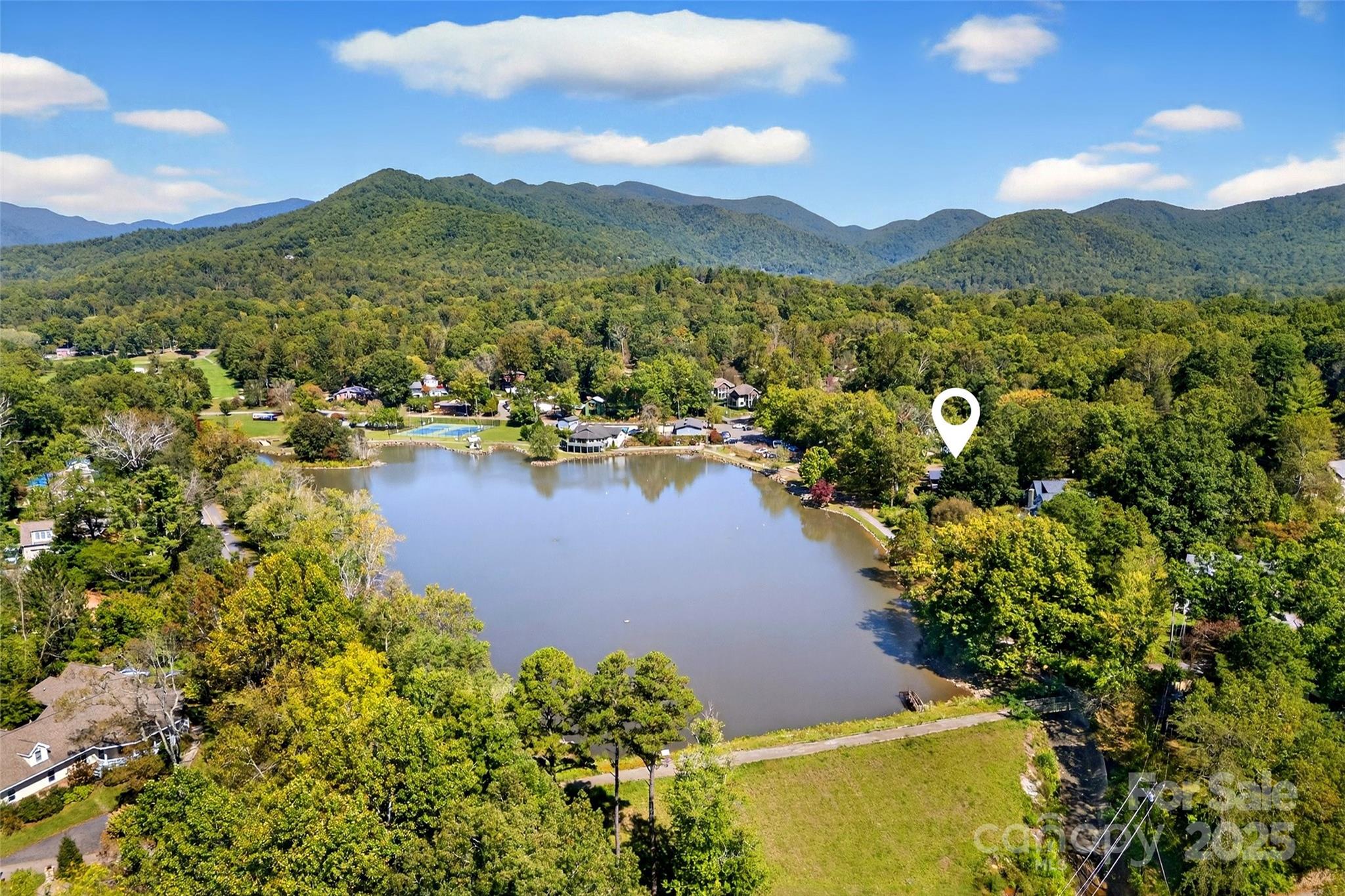 211 Rhododendron Avenue — Black Mountain