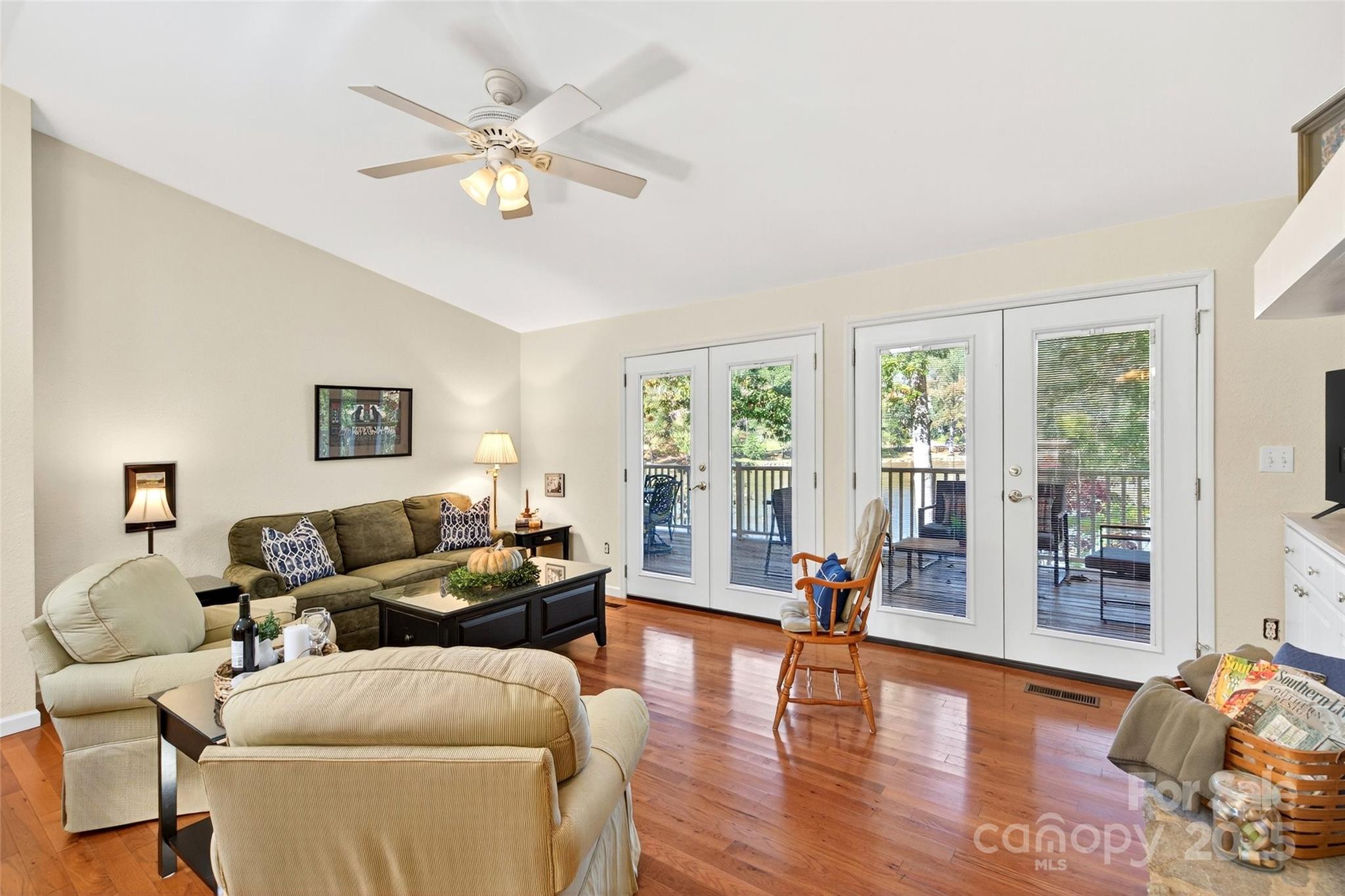 211 Rhododendron Avenue — Black Mountain