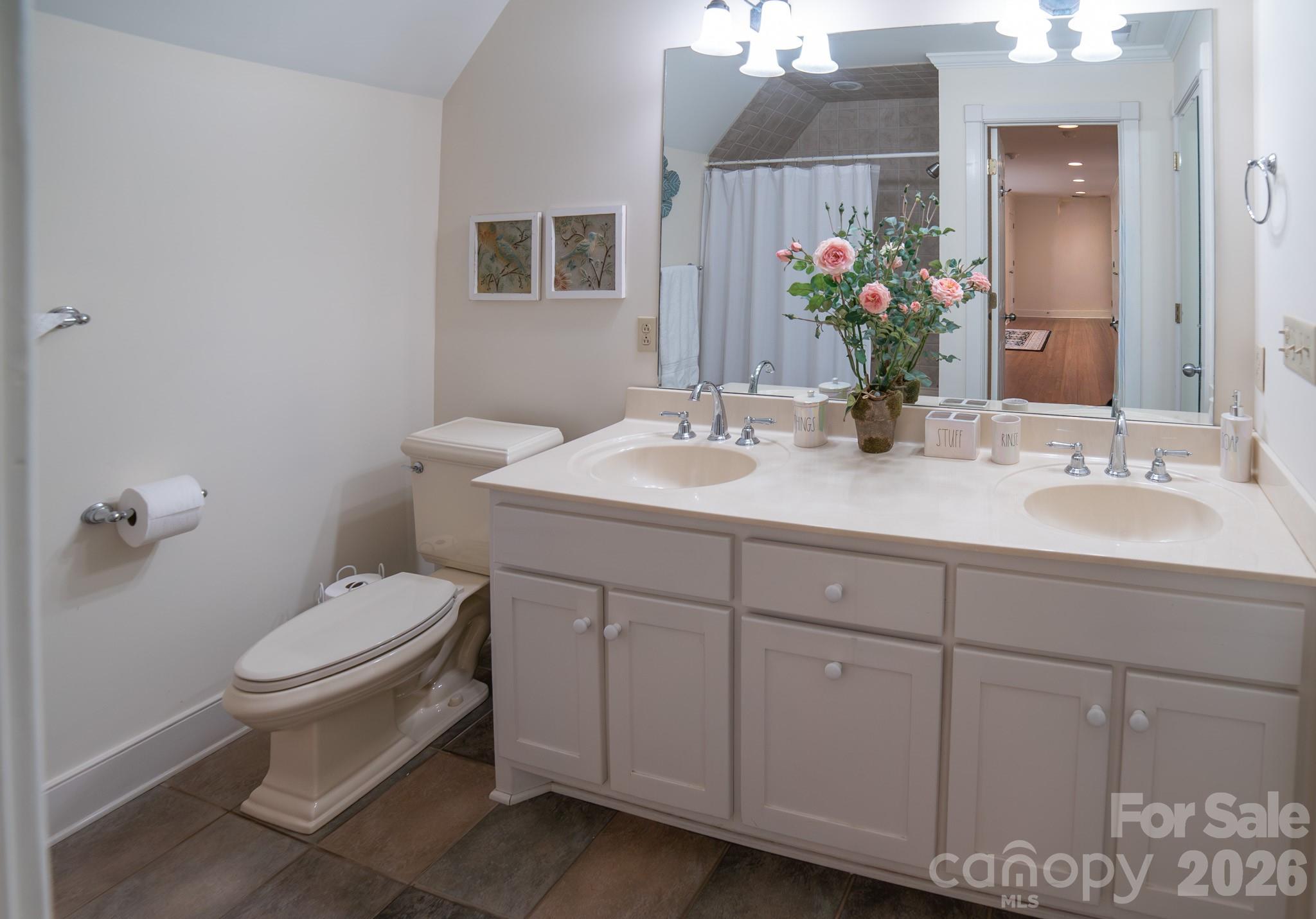 1513 Brentwood Place — Morganton