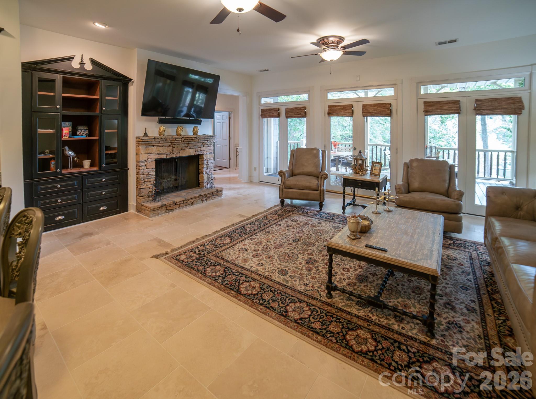 1513 Brentwood Place — Morganton