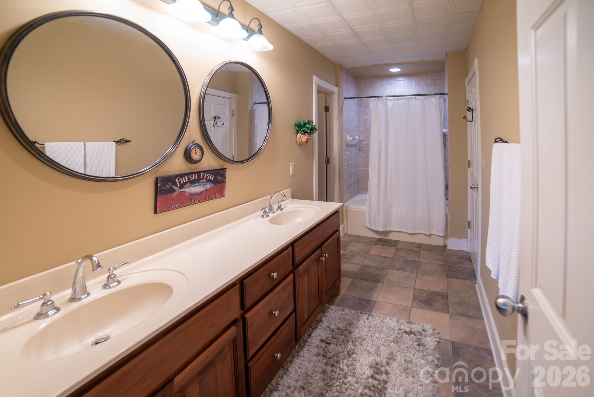 1513 Brentwood Place — Morganton