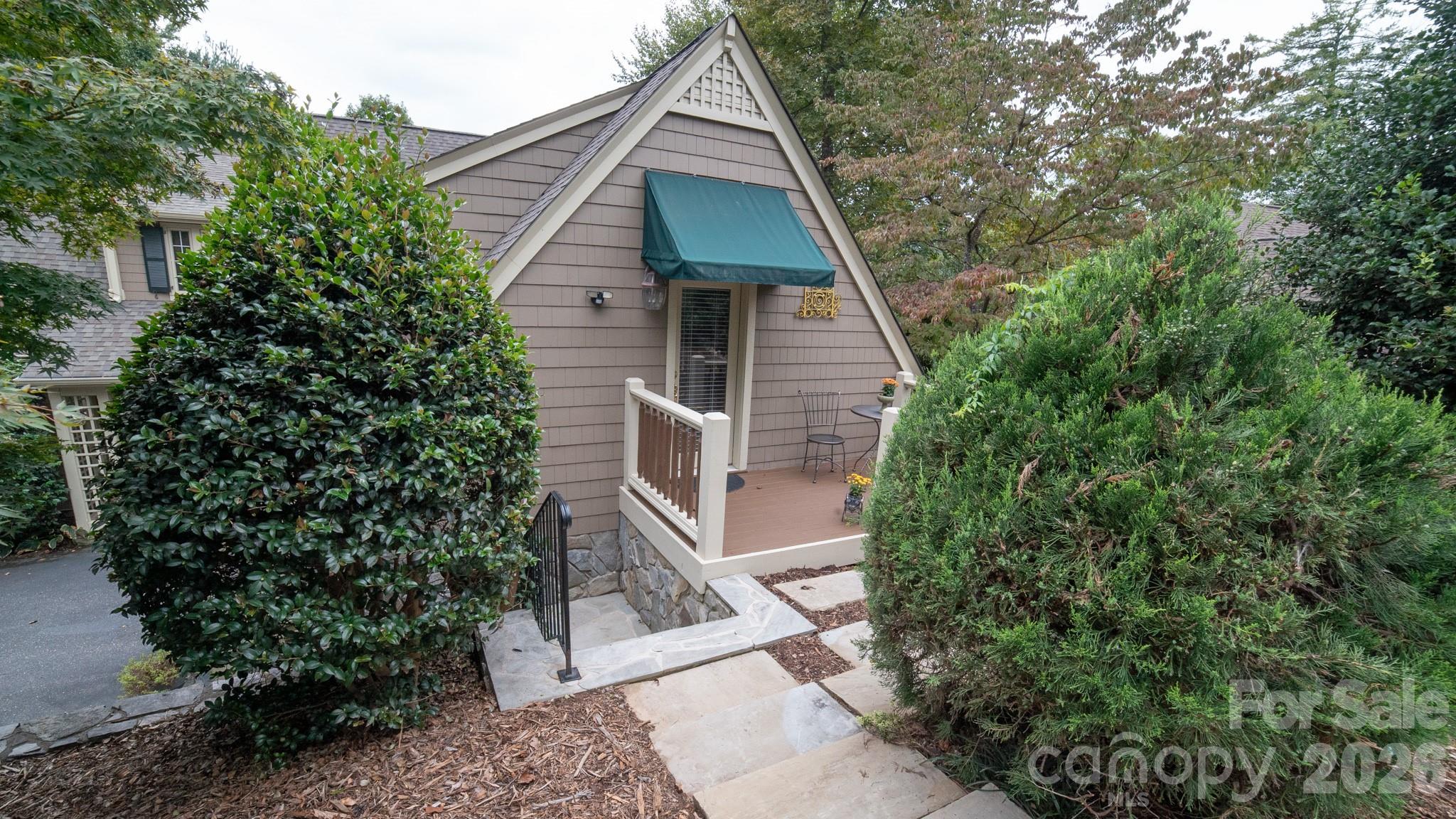 1513 Brentwood Place — Morganton