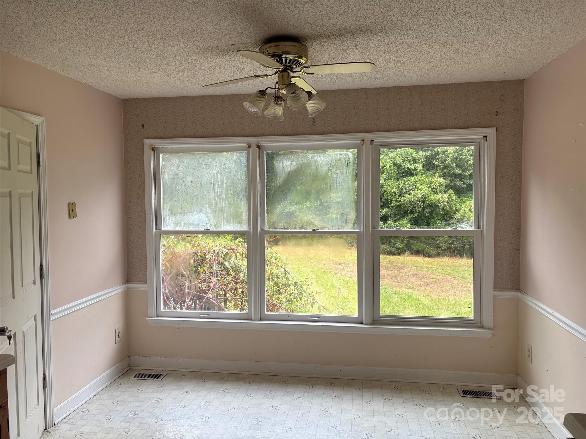 4445 Mecum Road — Walkertown