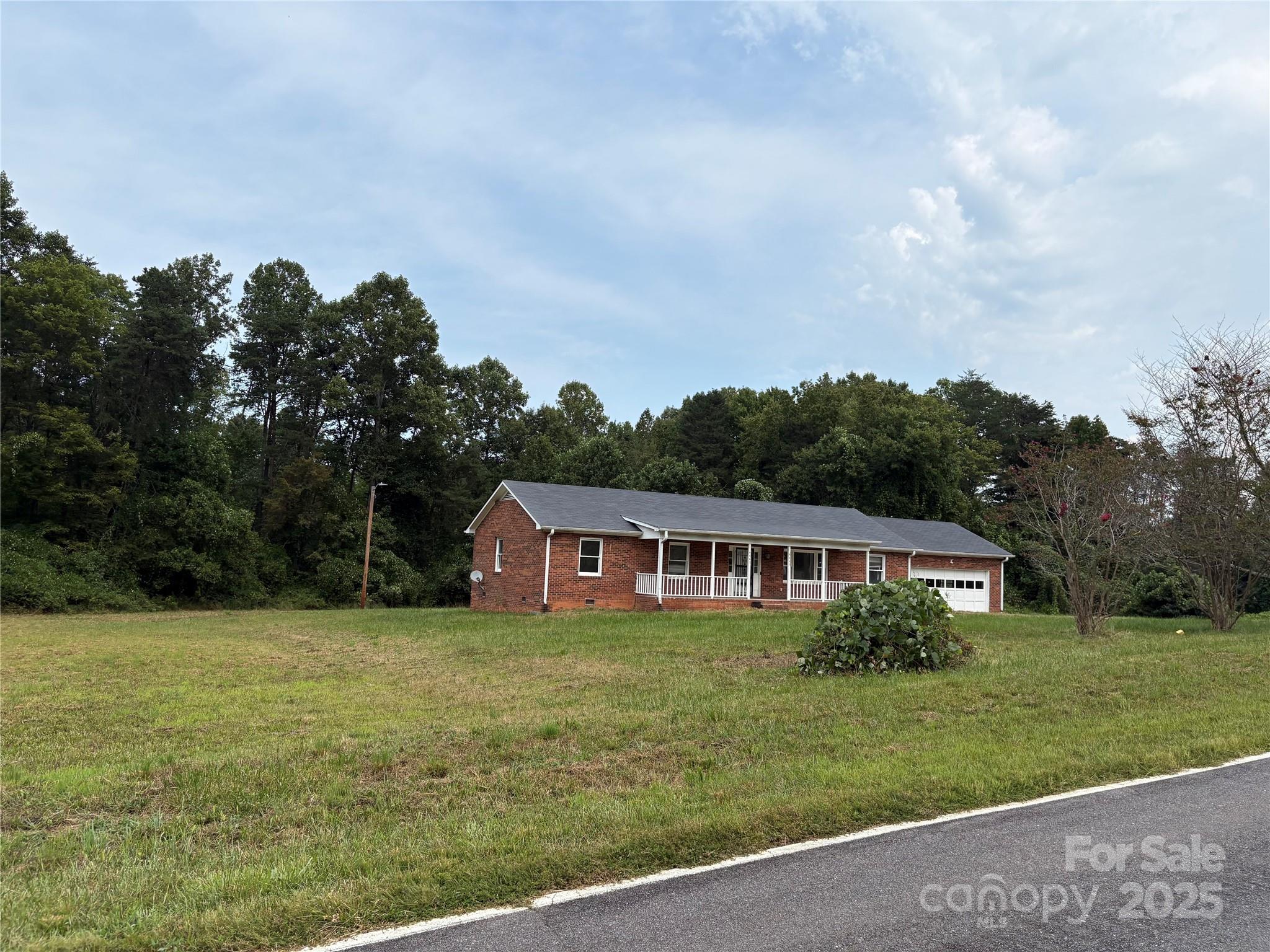 4445 Mecum Road — Walkertown