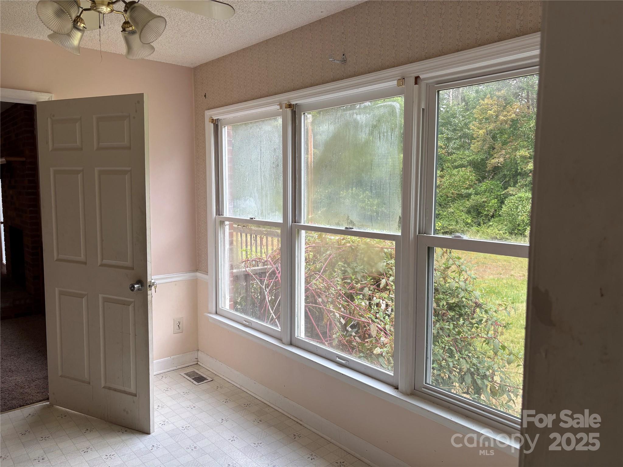 4445 Mecum Road — Walkertown