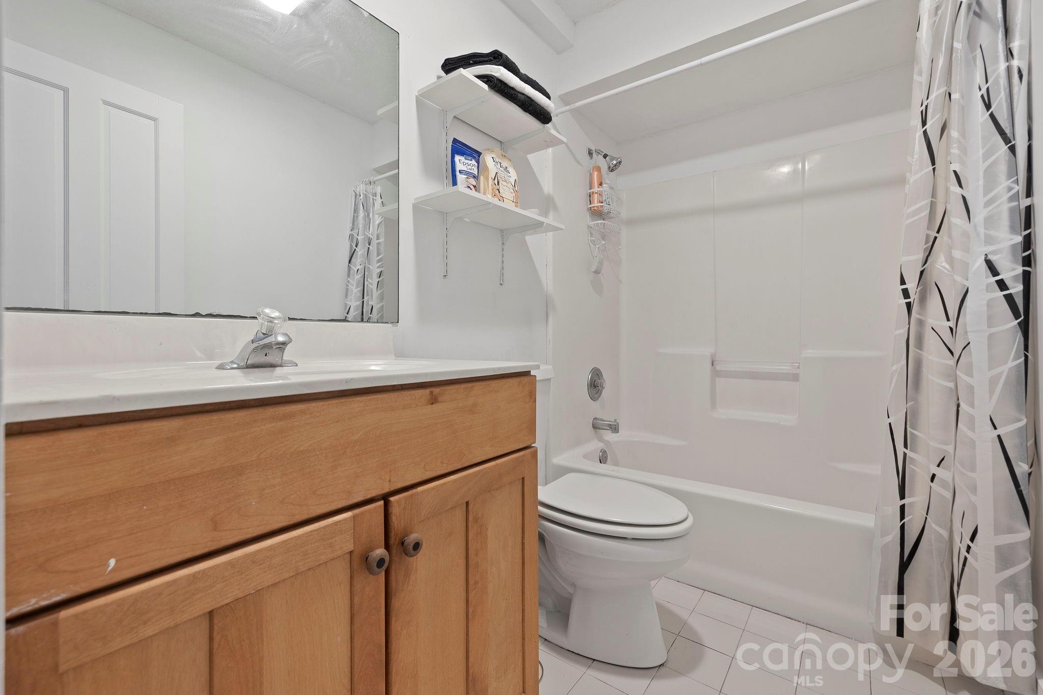 428 Lakeland Drive — Pisgah Forest