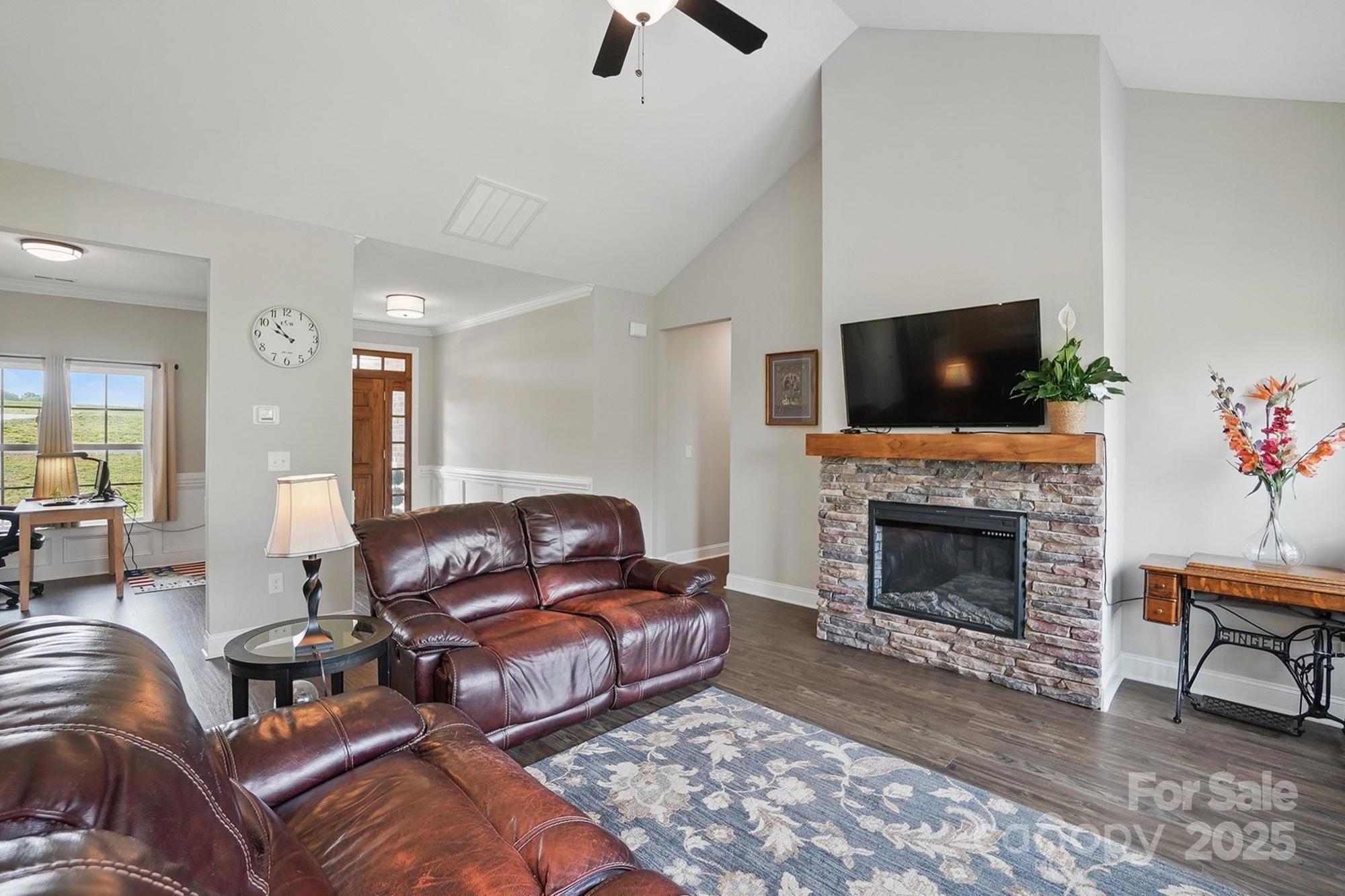 3013 Isle Lane — Monroe