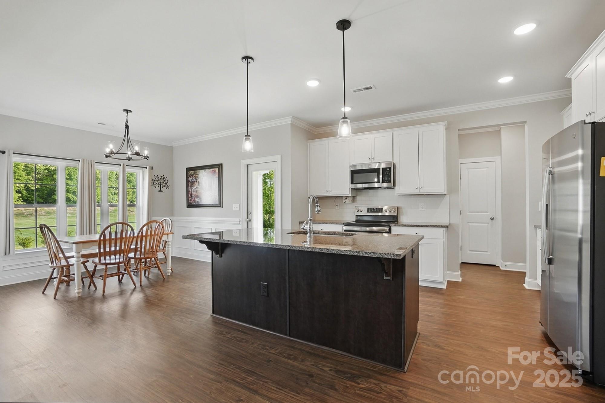 3013 Isle Lane — Monroe