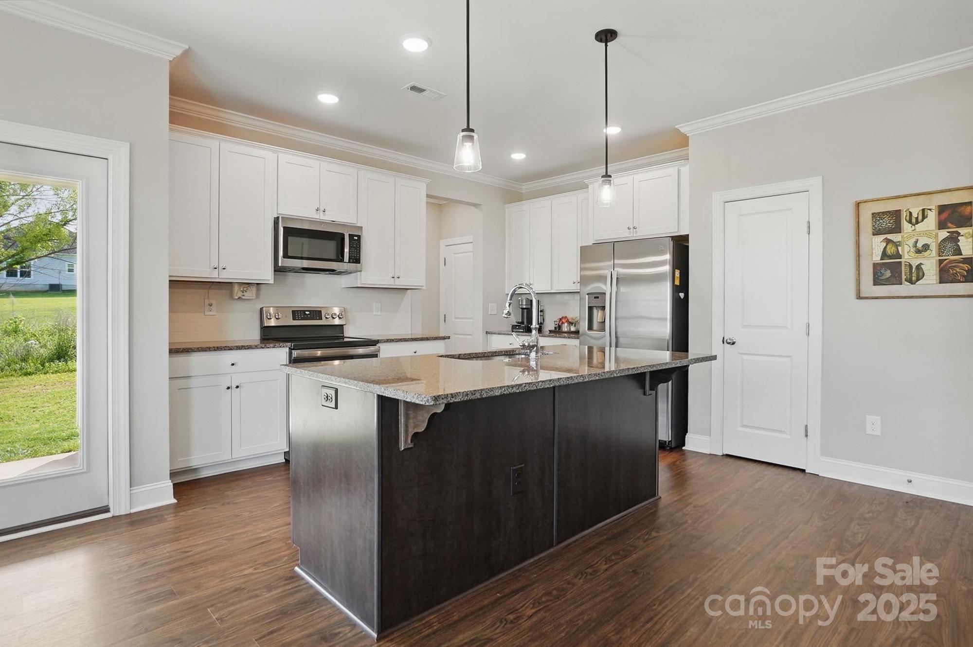 3013 Isle Lane — Monroe