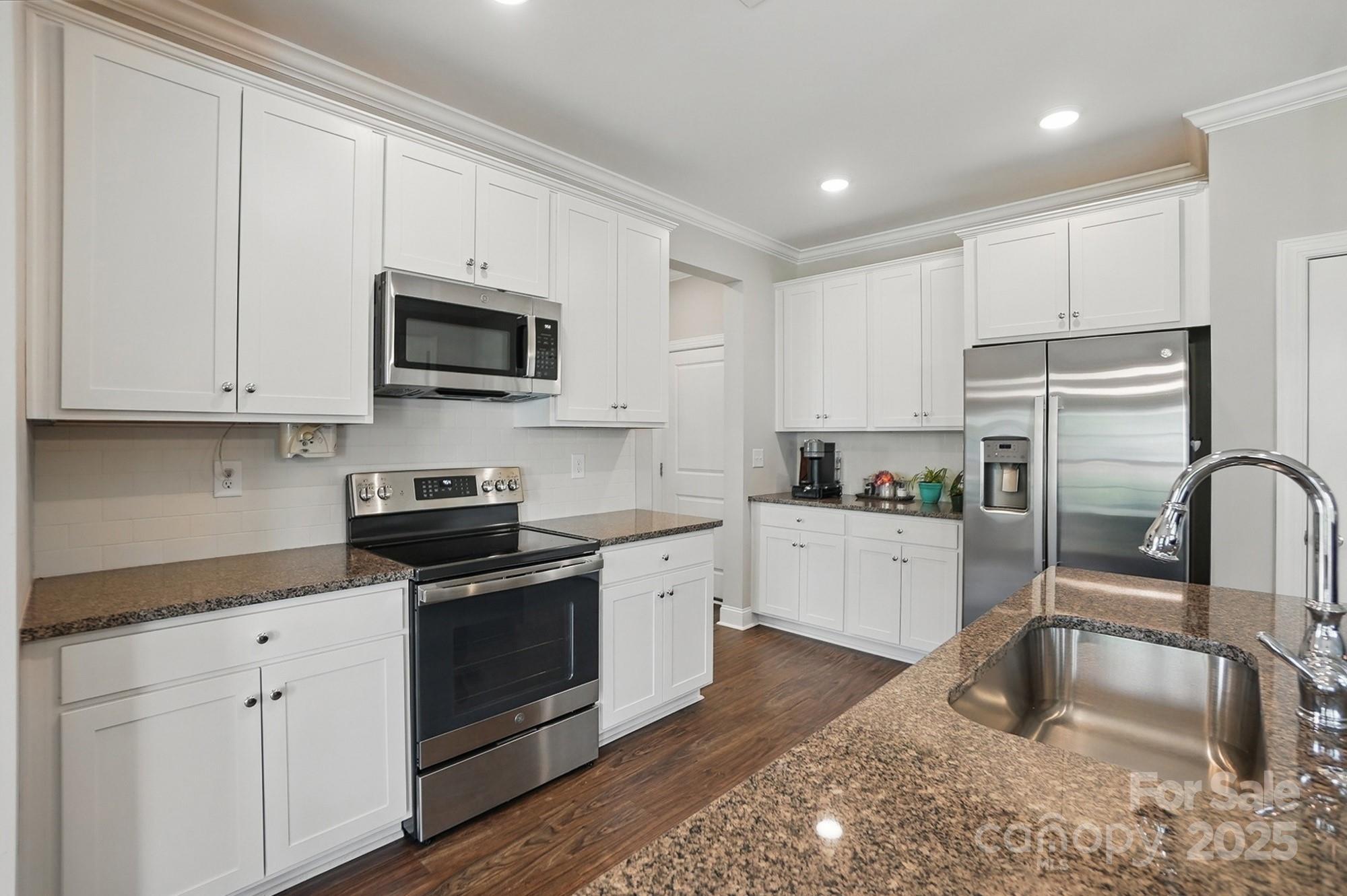 3013 Isle Lane — Monroe
