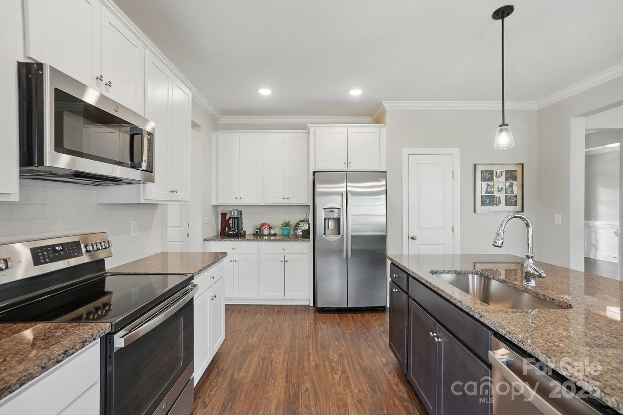 3013 Isle Lane — Monroe