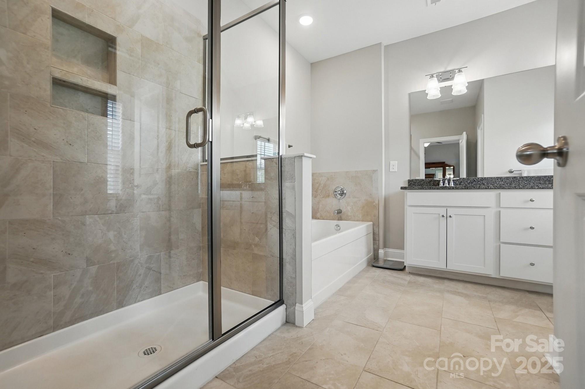 3013 Isle Lane — Monroe