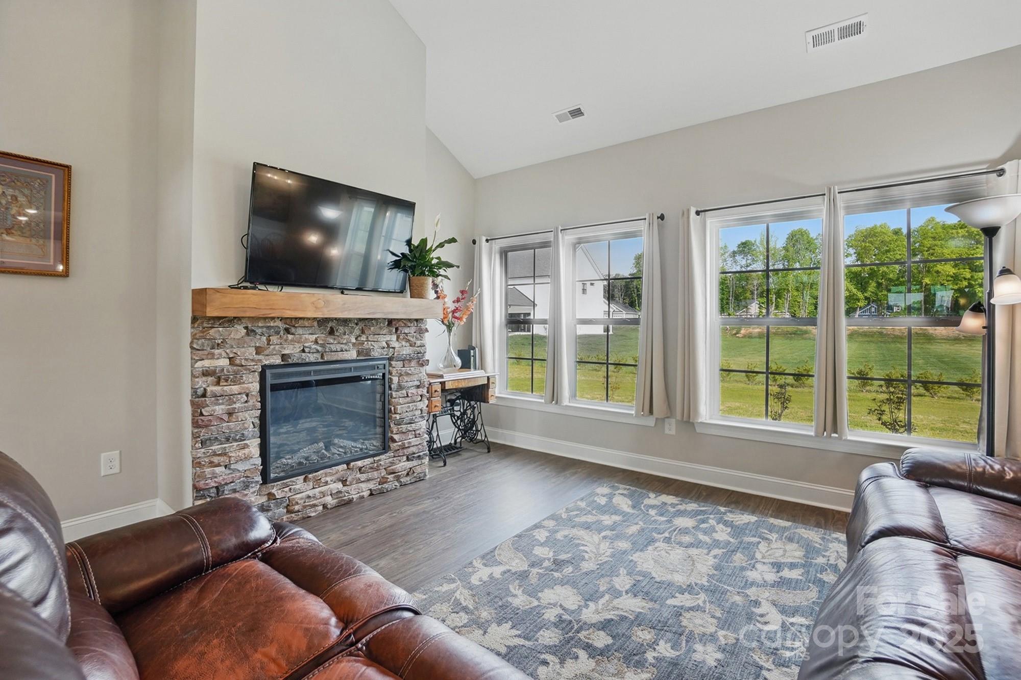 3013 Isle Lane — Monroe