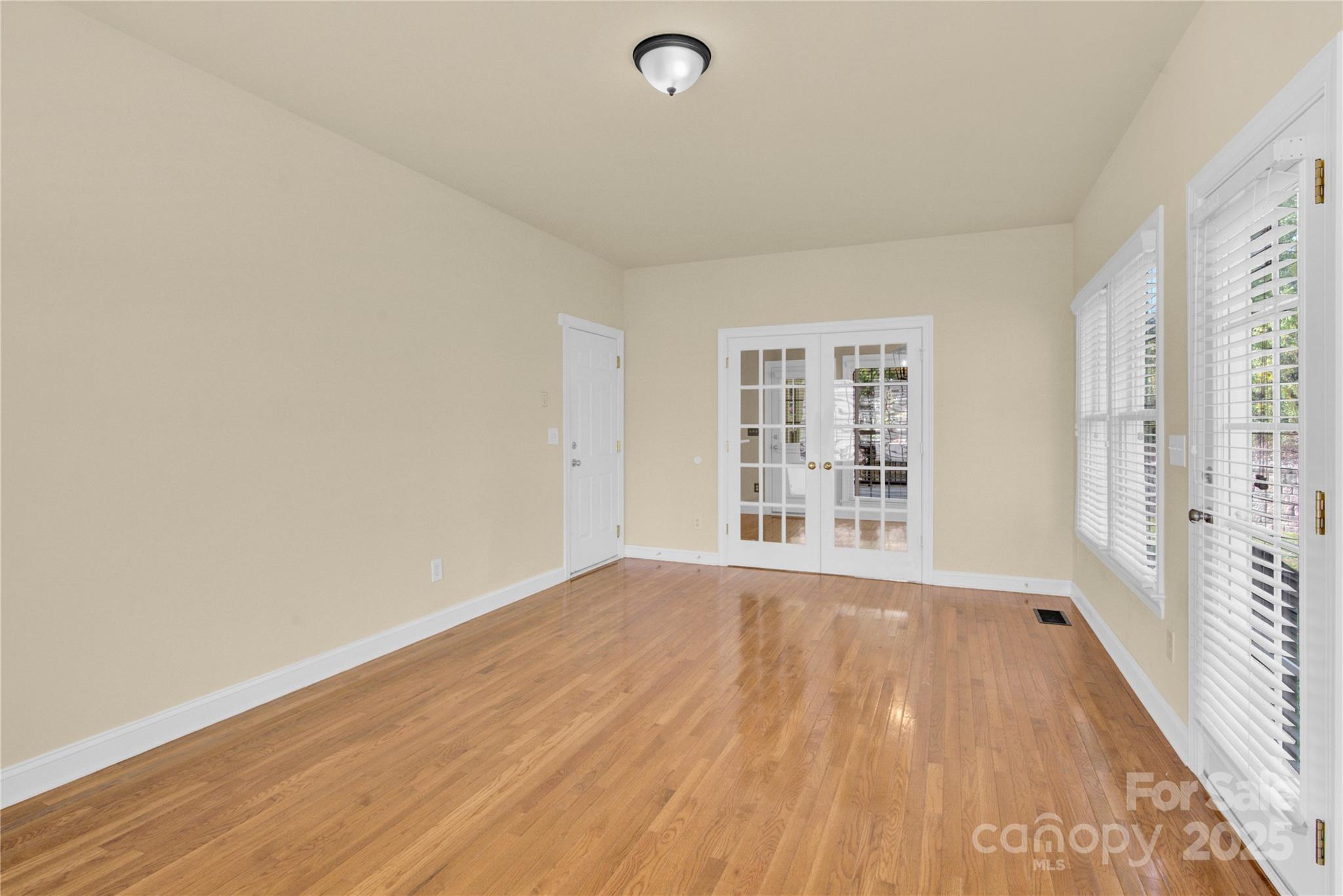 2055 Solway Lane — Charlotte