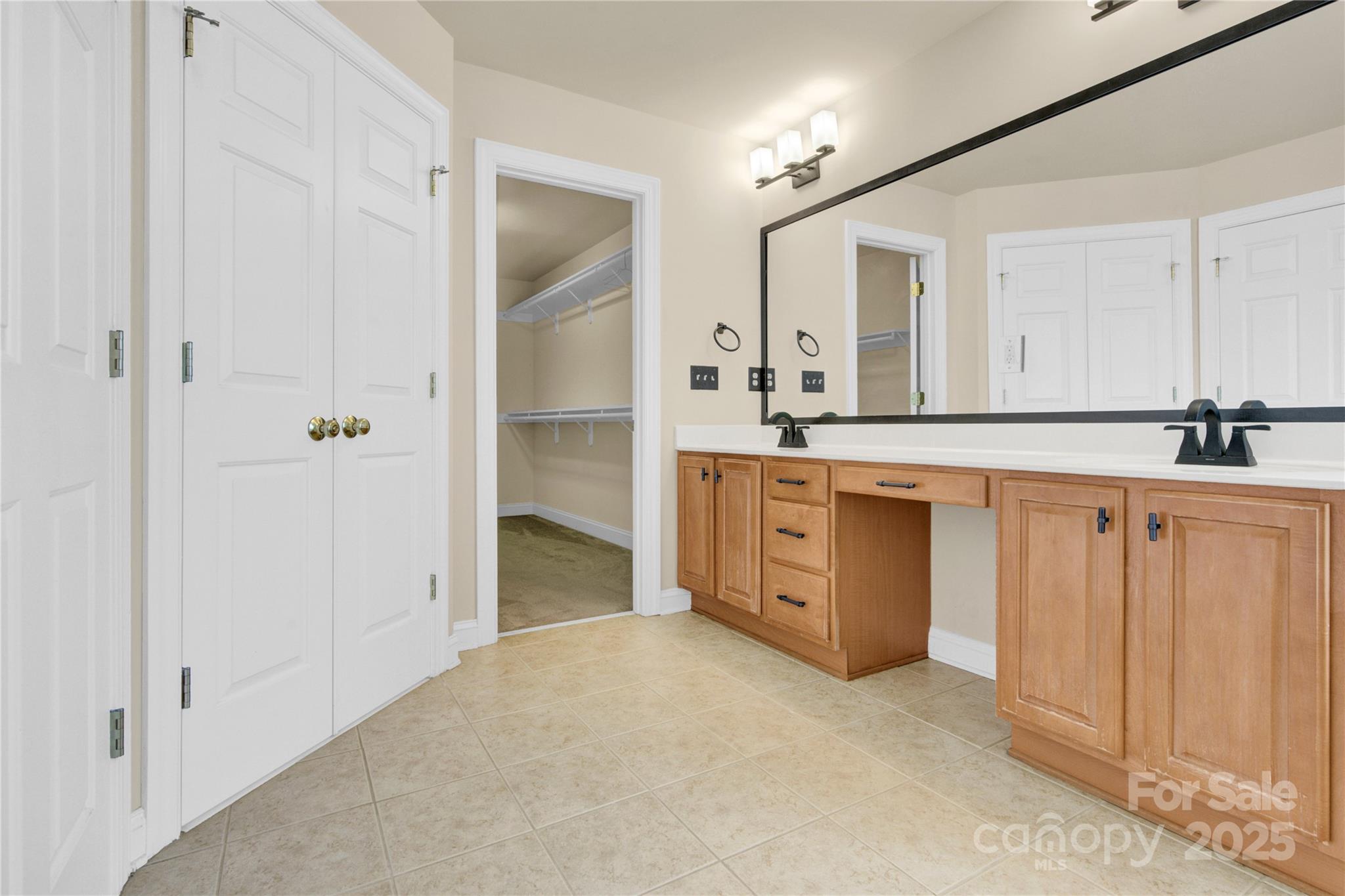 2055 Solway Lane — Charlotte