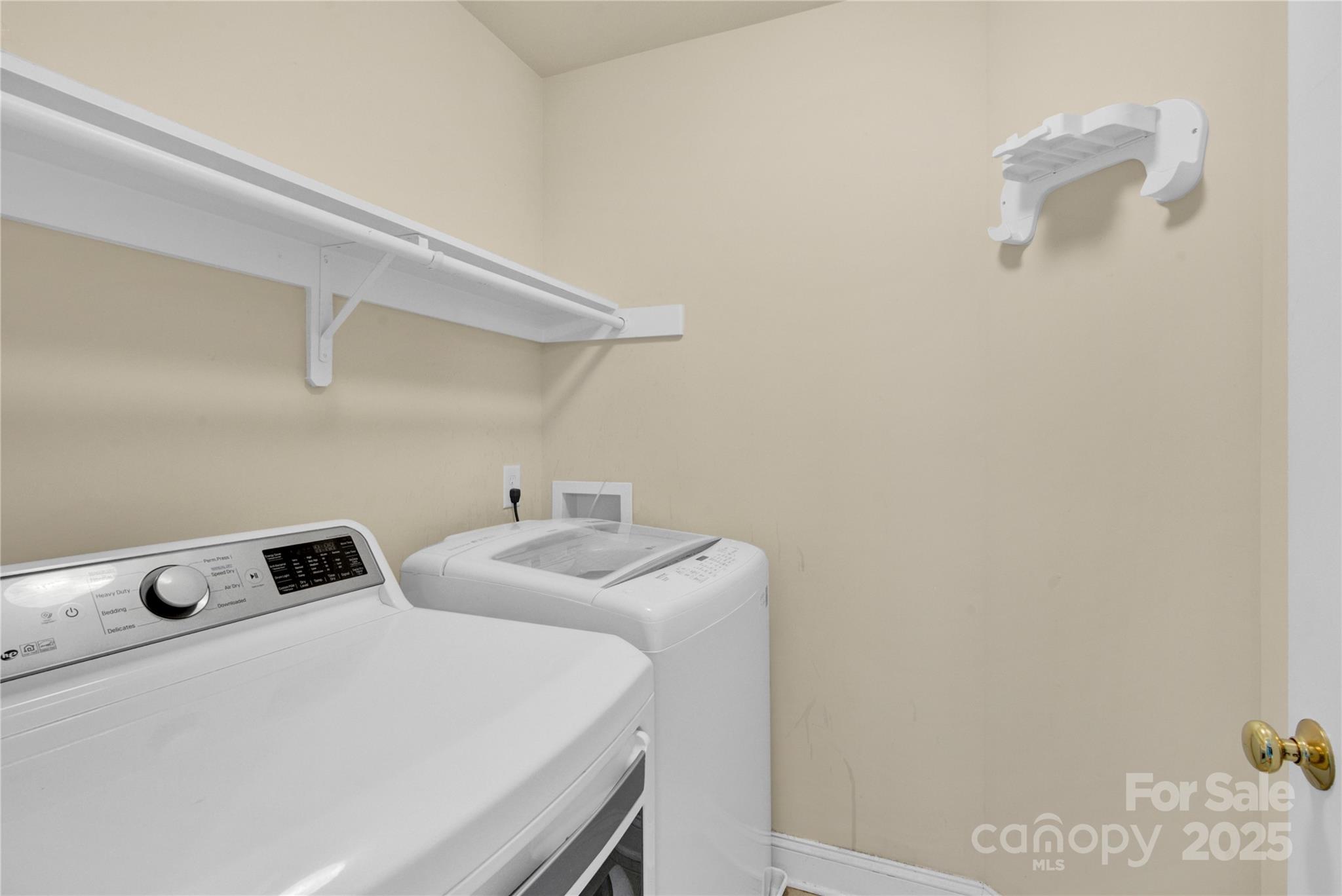 2055 Solway Lane — Charlotte
