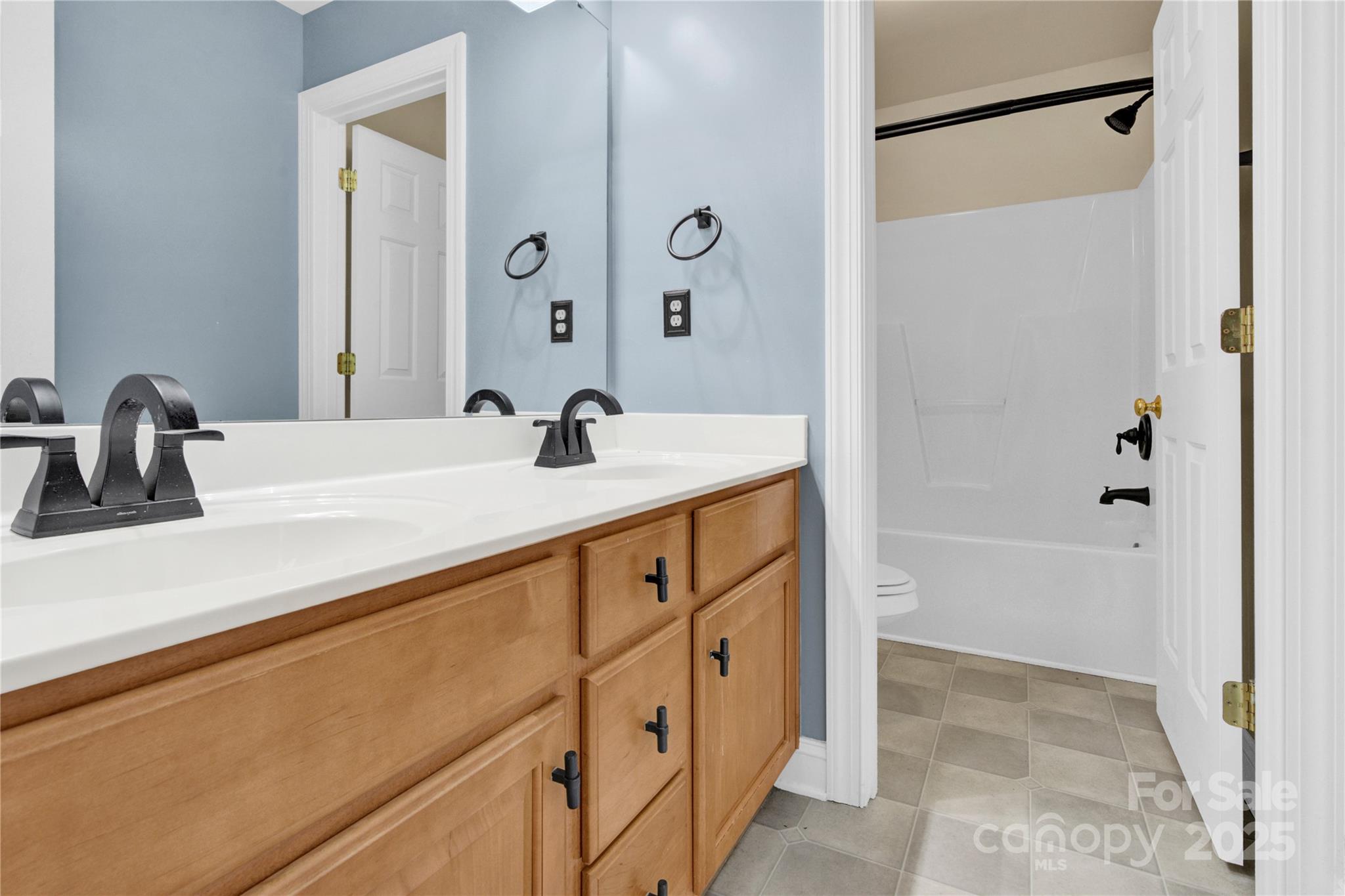 2055 Solway Lane — Charlotte