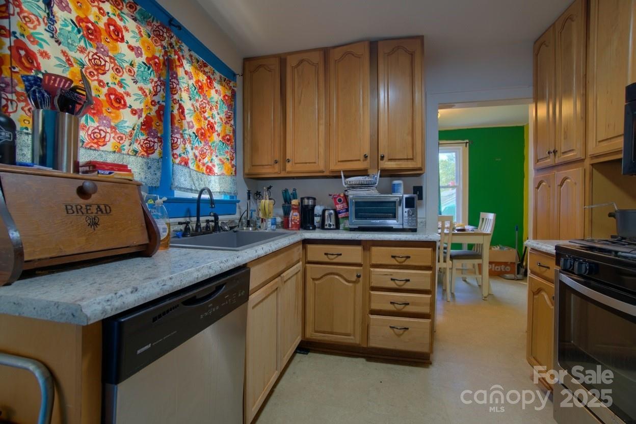 365 Old Haw Creek Road — Asheville