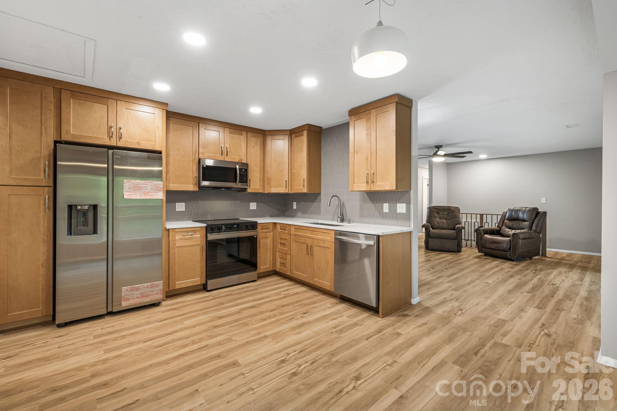 1007 Dula Road — Spruce Pine