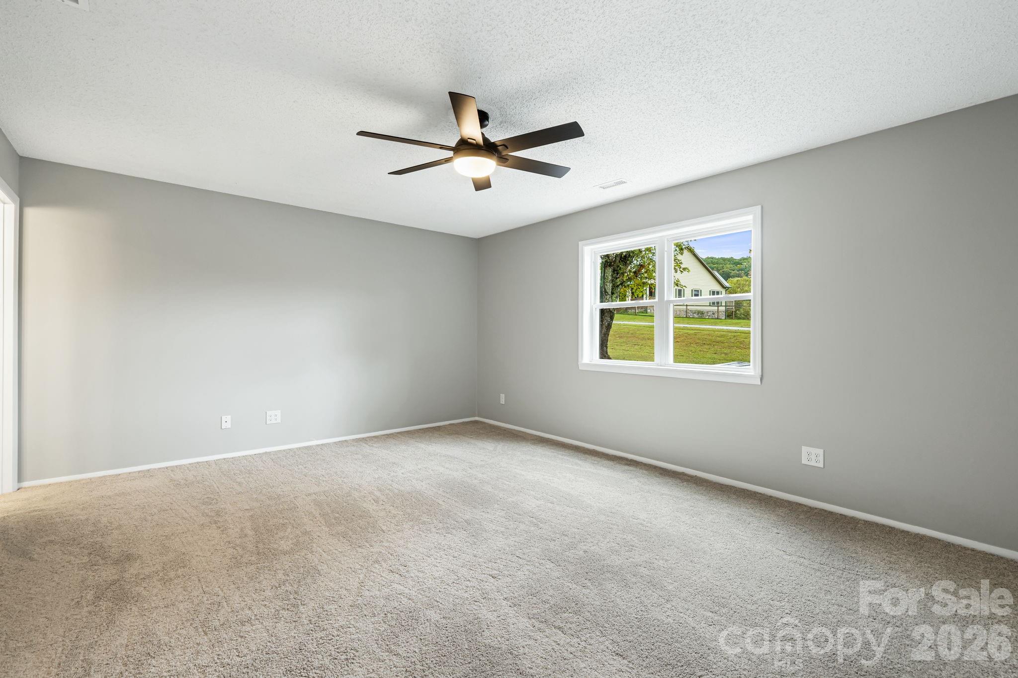 1007 Dula Road — Spruce Pine