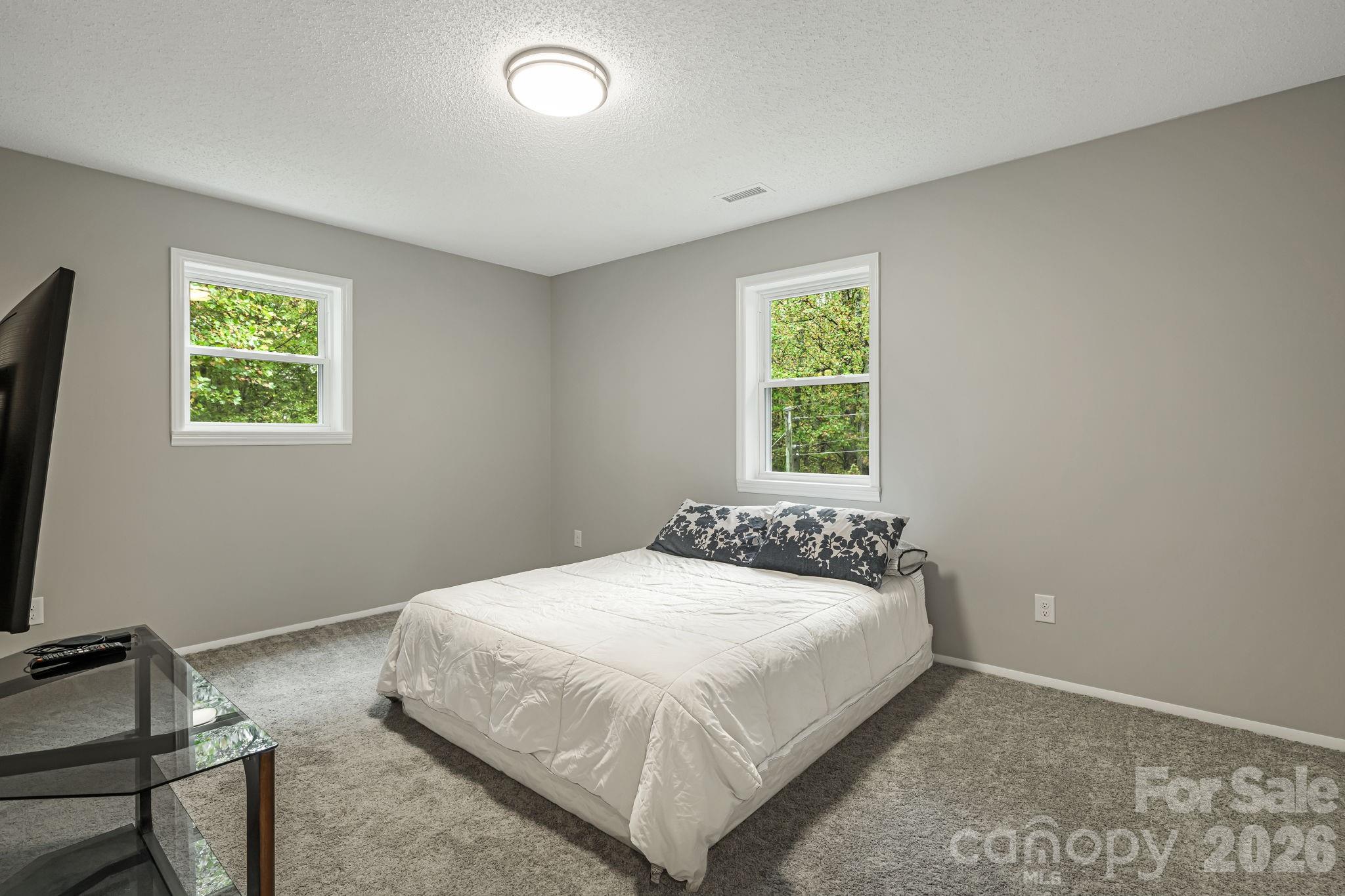 1007 Dula Road — Spruce Pine
