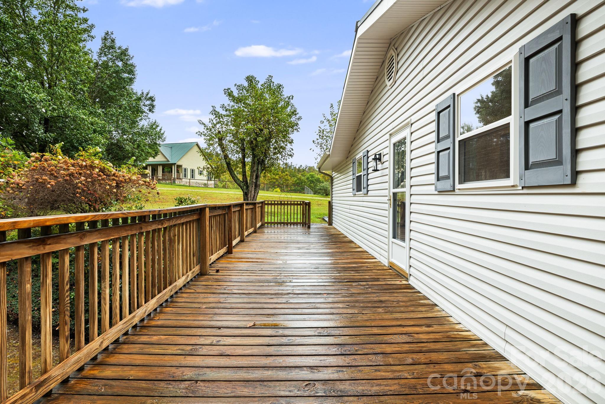 1007 Dula Road — Spruce Pine