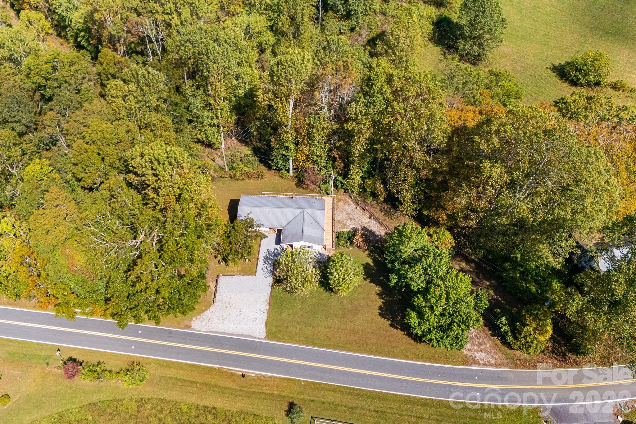 1007 Dula Road — Spruce Pine