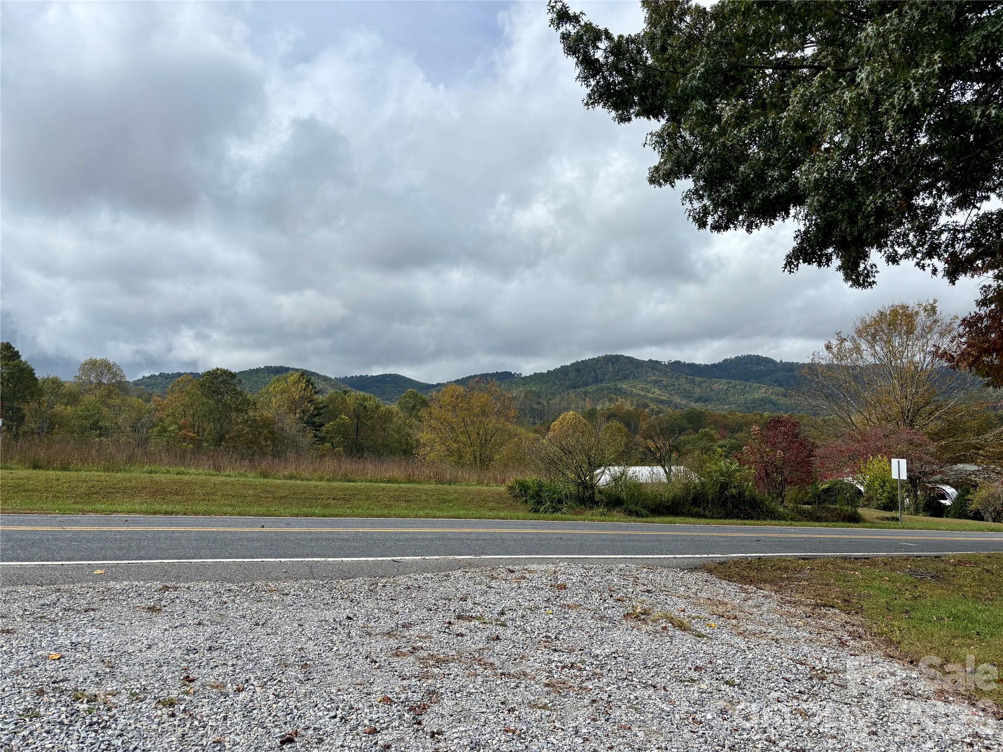 1007 Dula Road — Spruce Pine