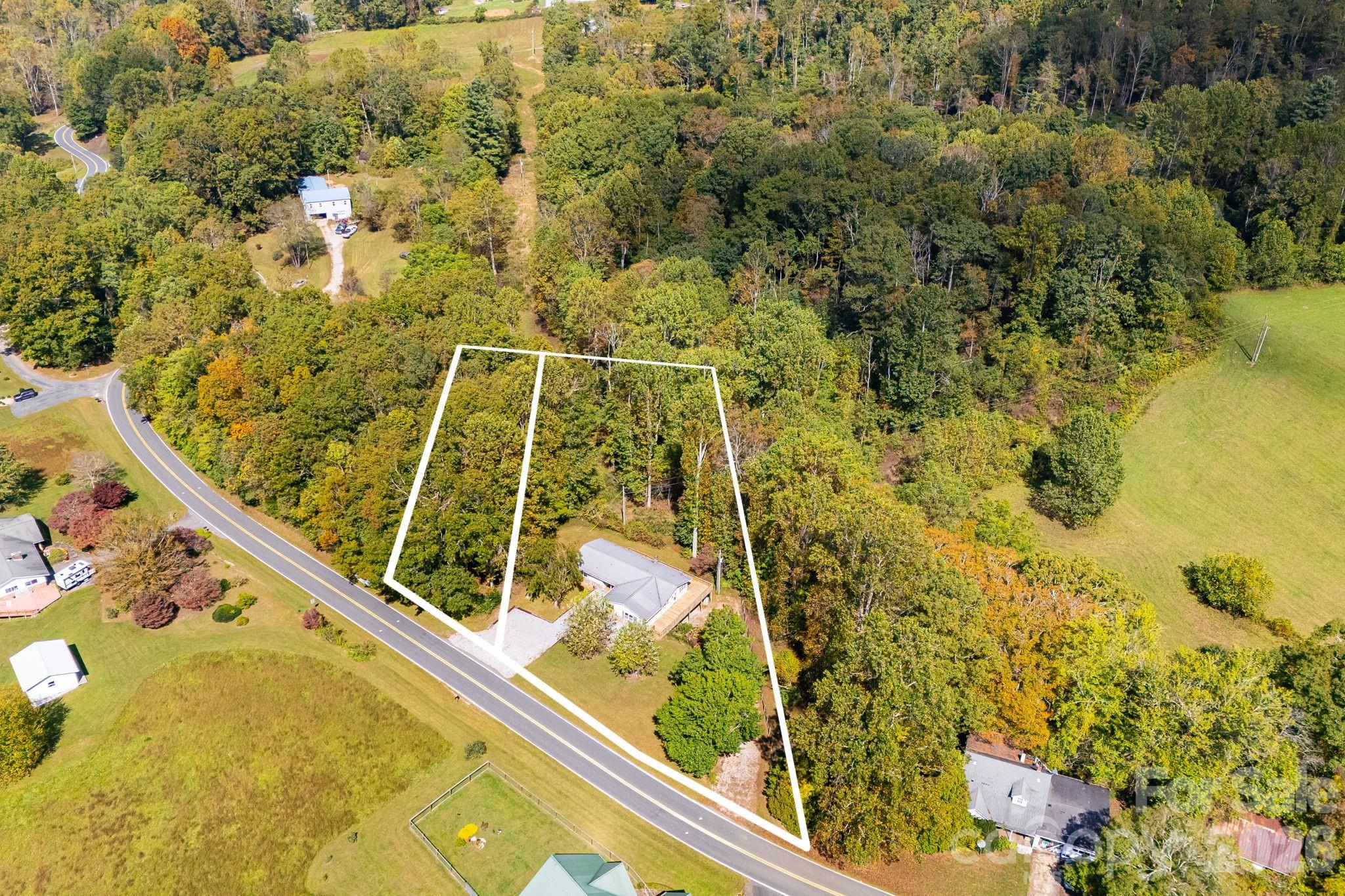 1007 Dula Road — Spruce Pine