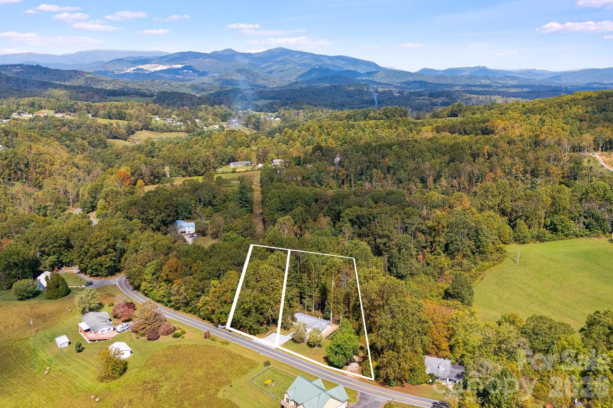 1007 Dula Road — Spruce Pine