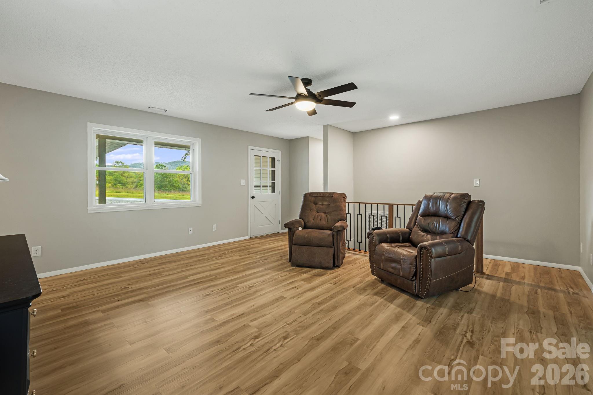 1007 Dula Road — Spruce Pine