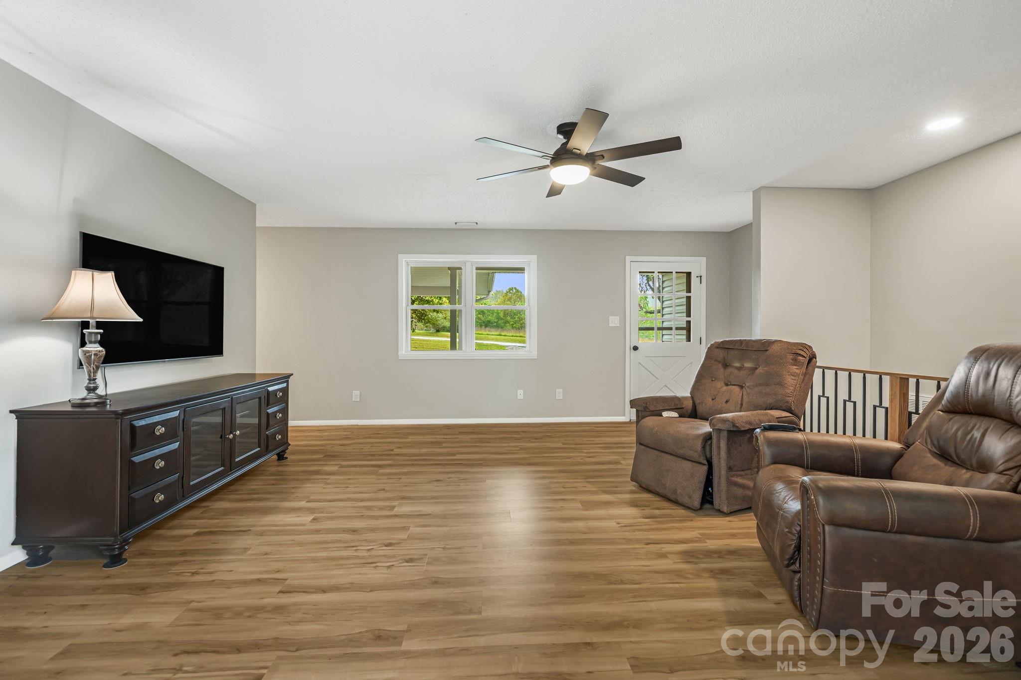 1007 Dula Road — Spruce Pine