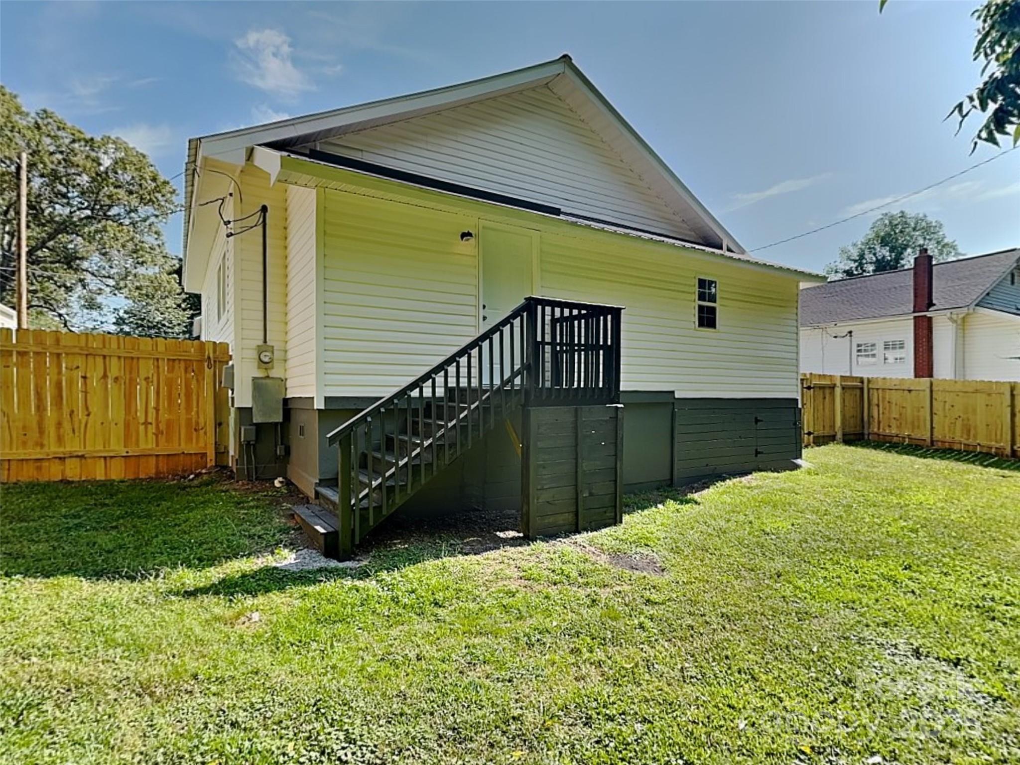 313 Bruce Avenue — Mooresville