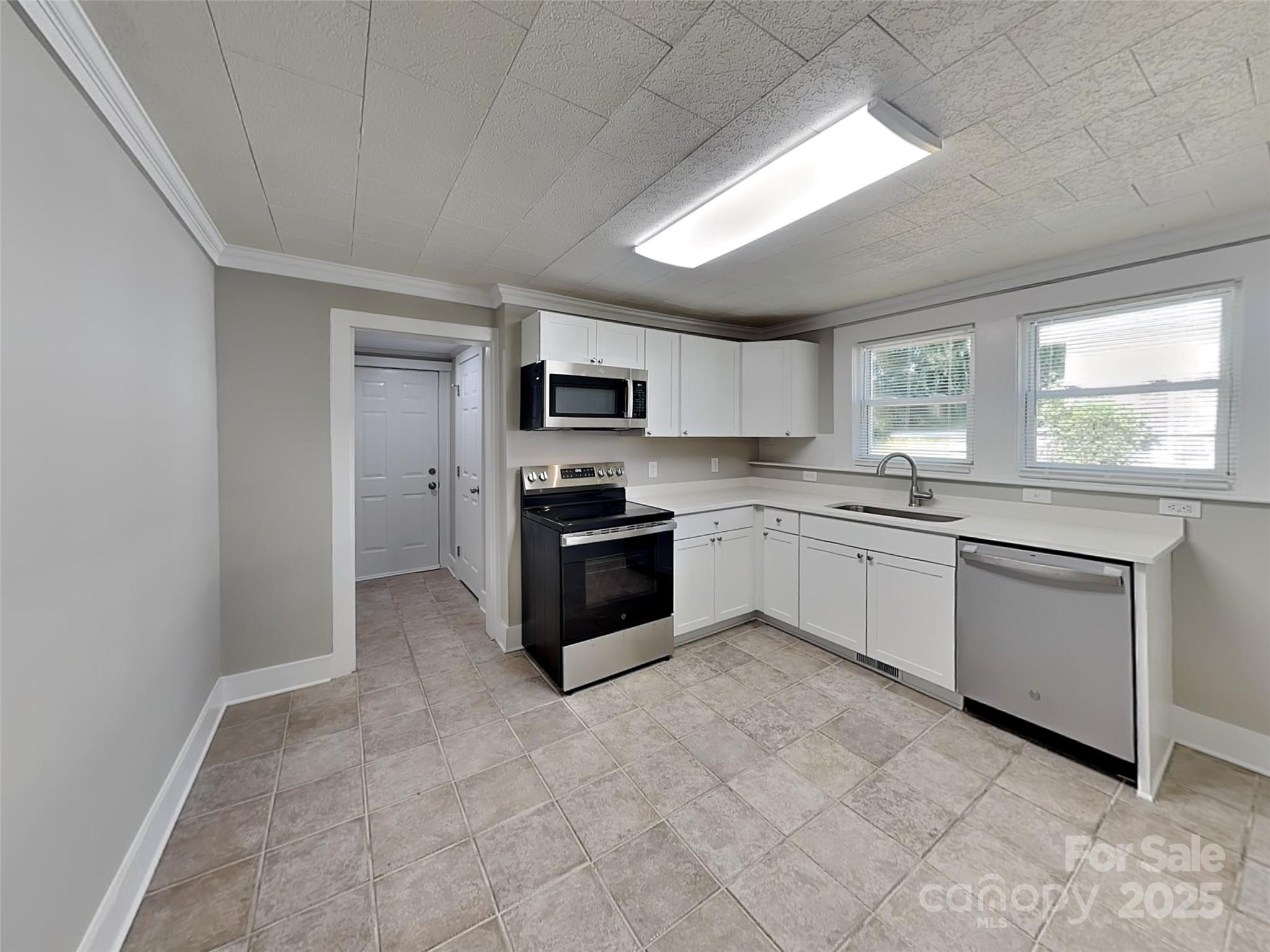 313 Bruce Avenue — Mooresville