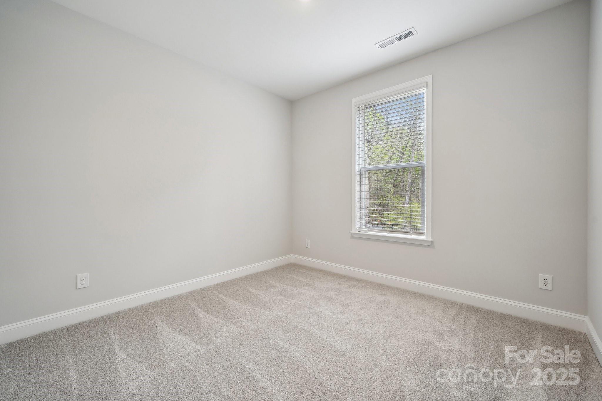 5085 Duval Circle — Tega Cay