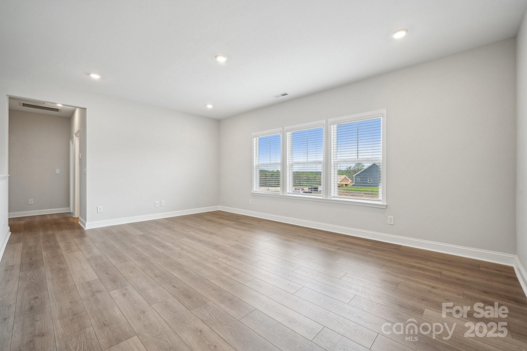 5085 Duval Circle — Tega Cay
