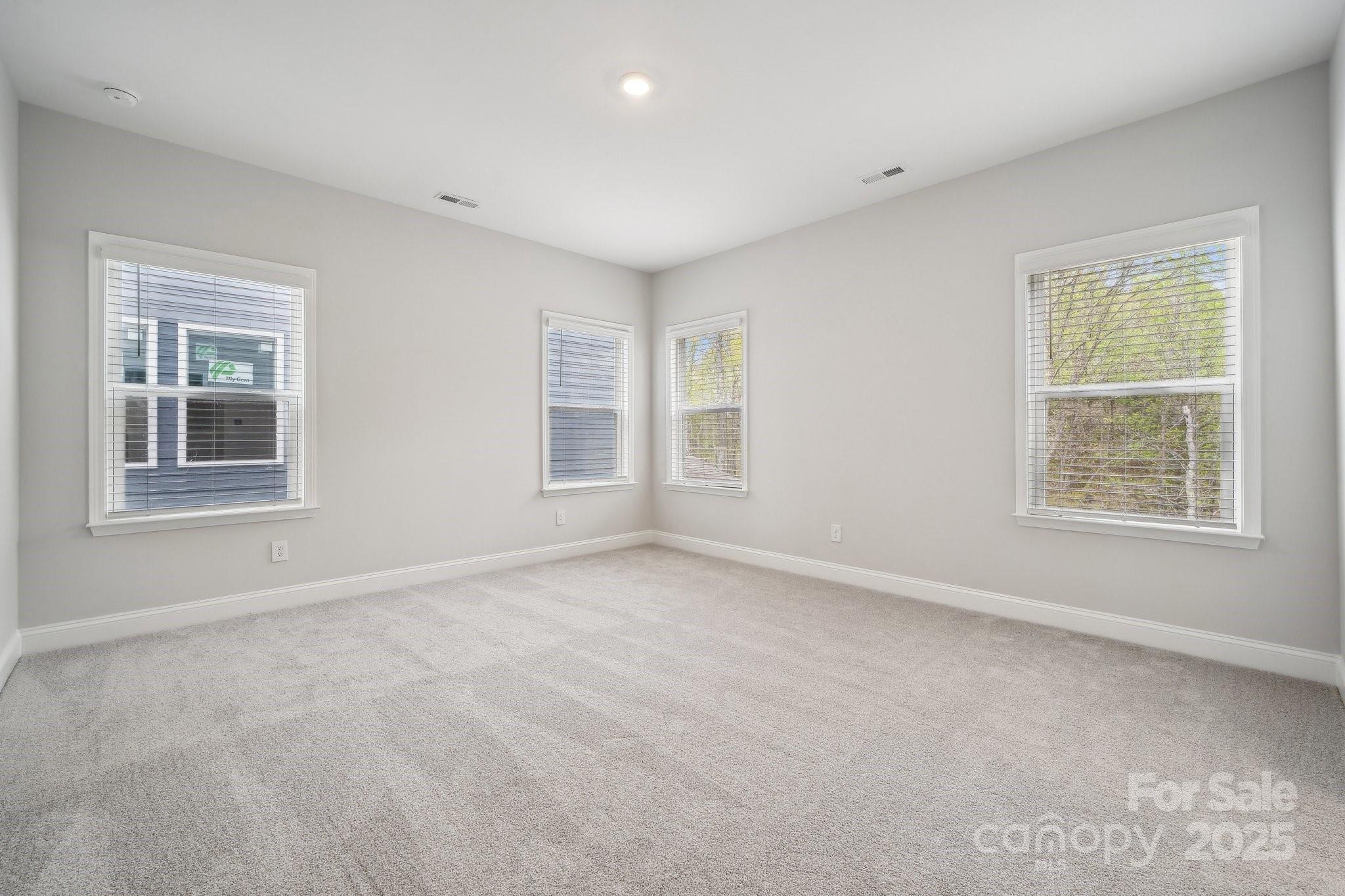 5085 Duval Circle — Tega Cay