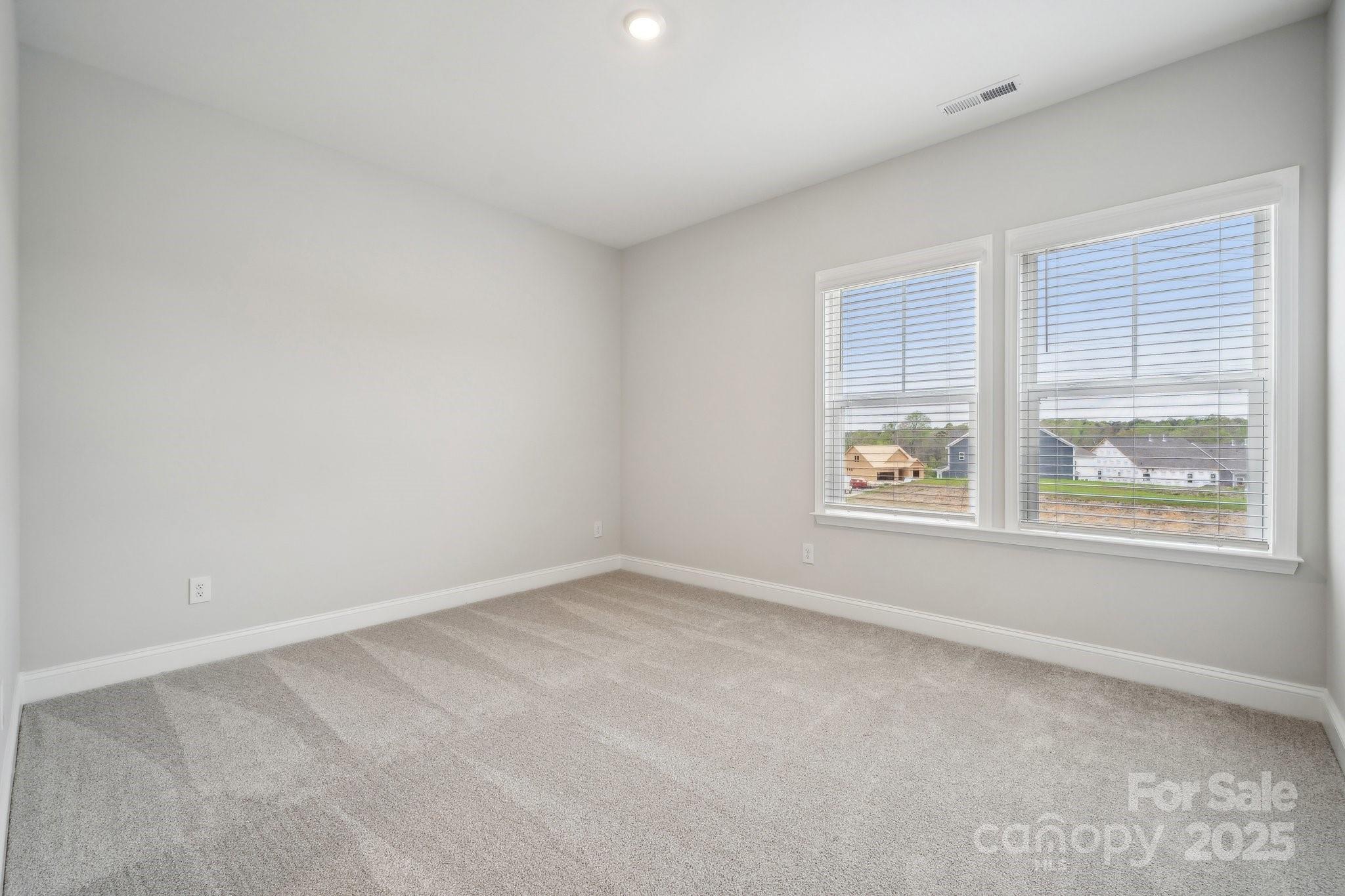 5085 Duval Circle — Tega Cay