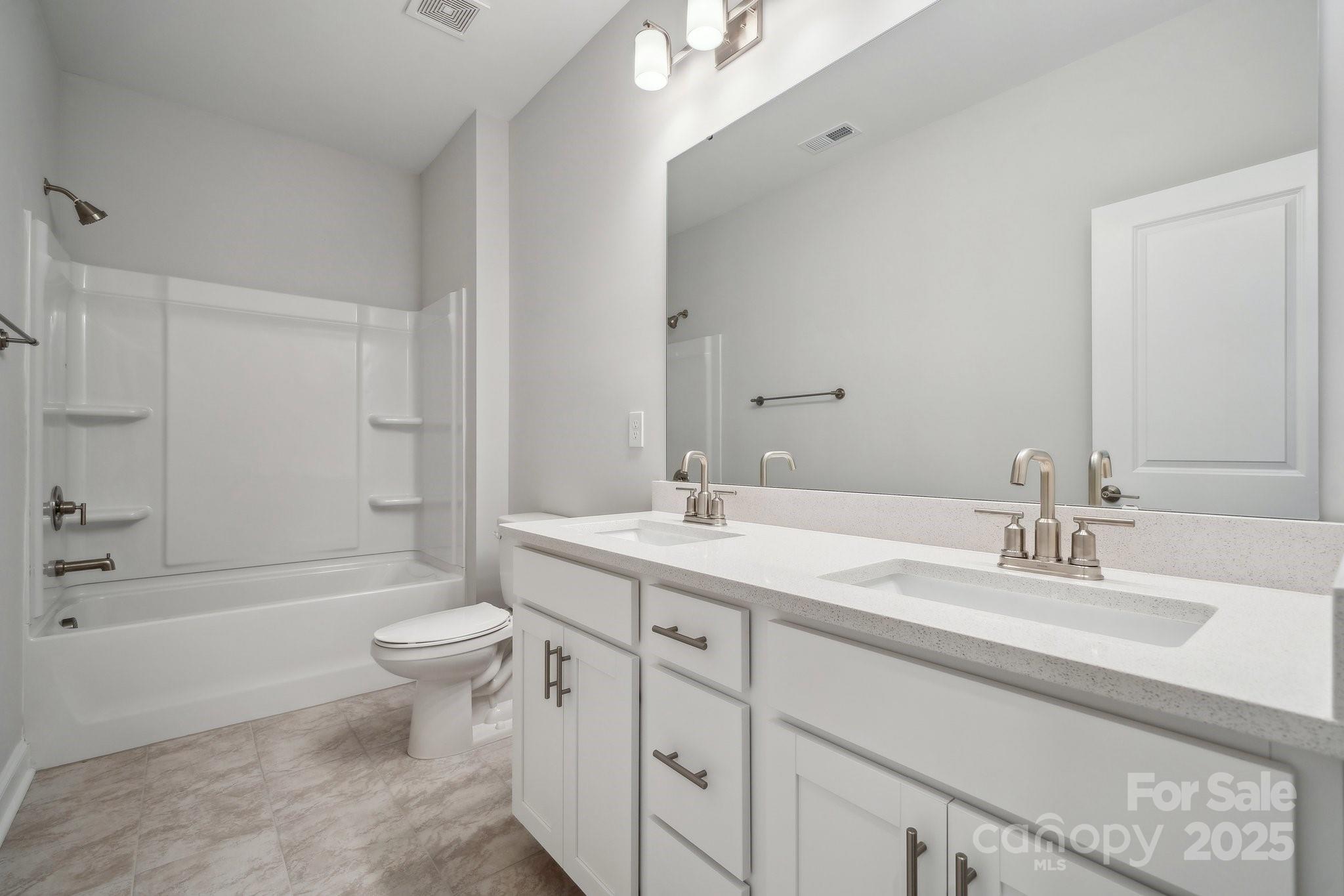 5085 Duval Circle — Tega Cay